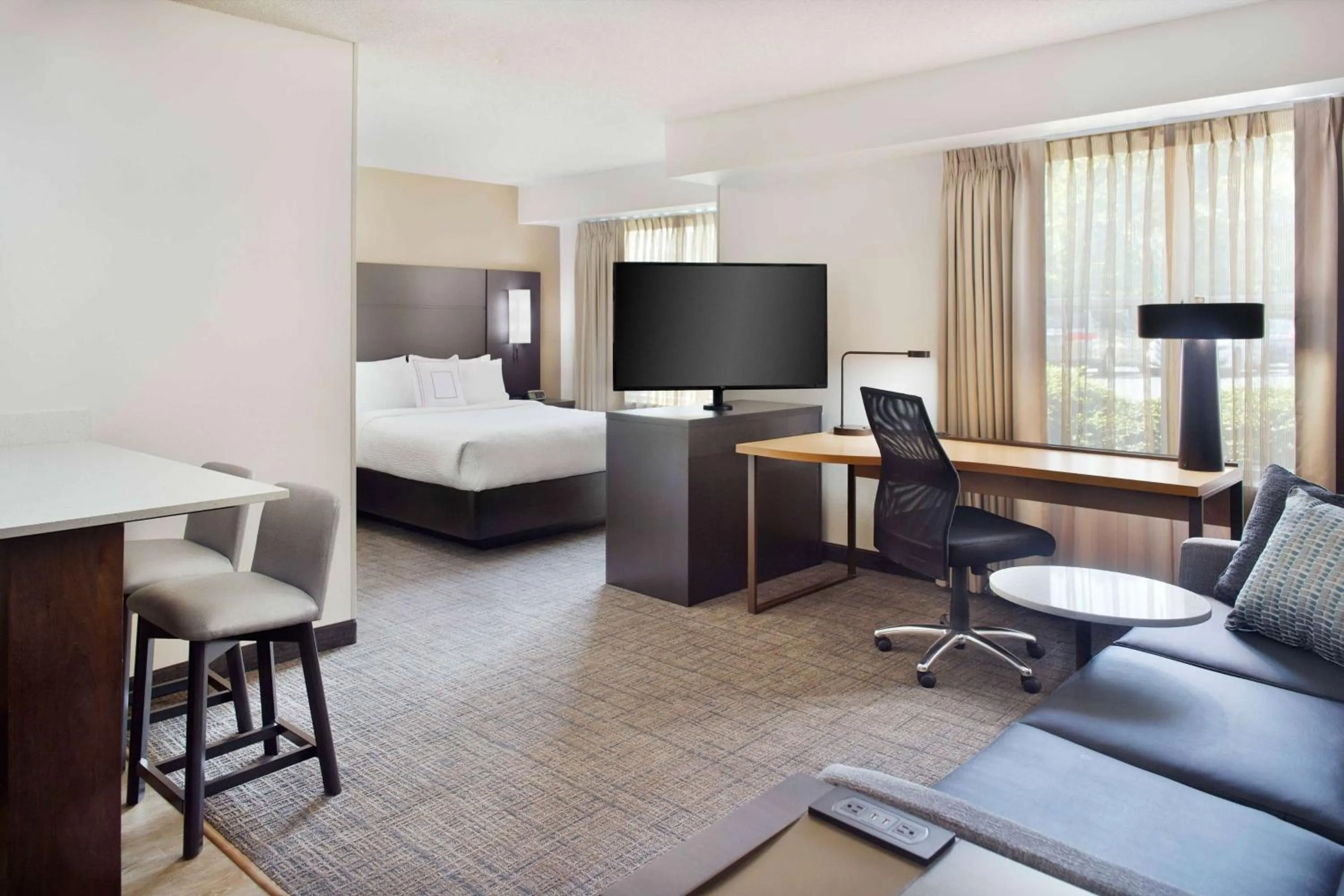 TV and multimedia, Bed in Sonesta ES Suites Raleigh Cary