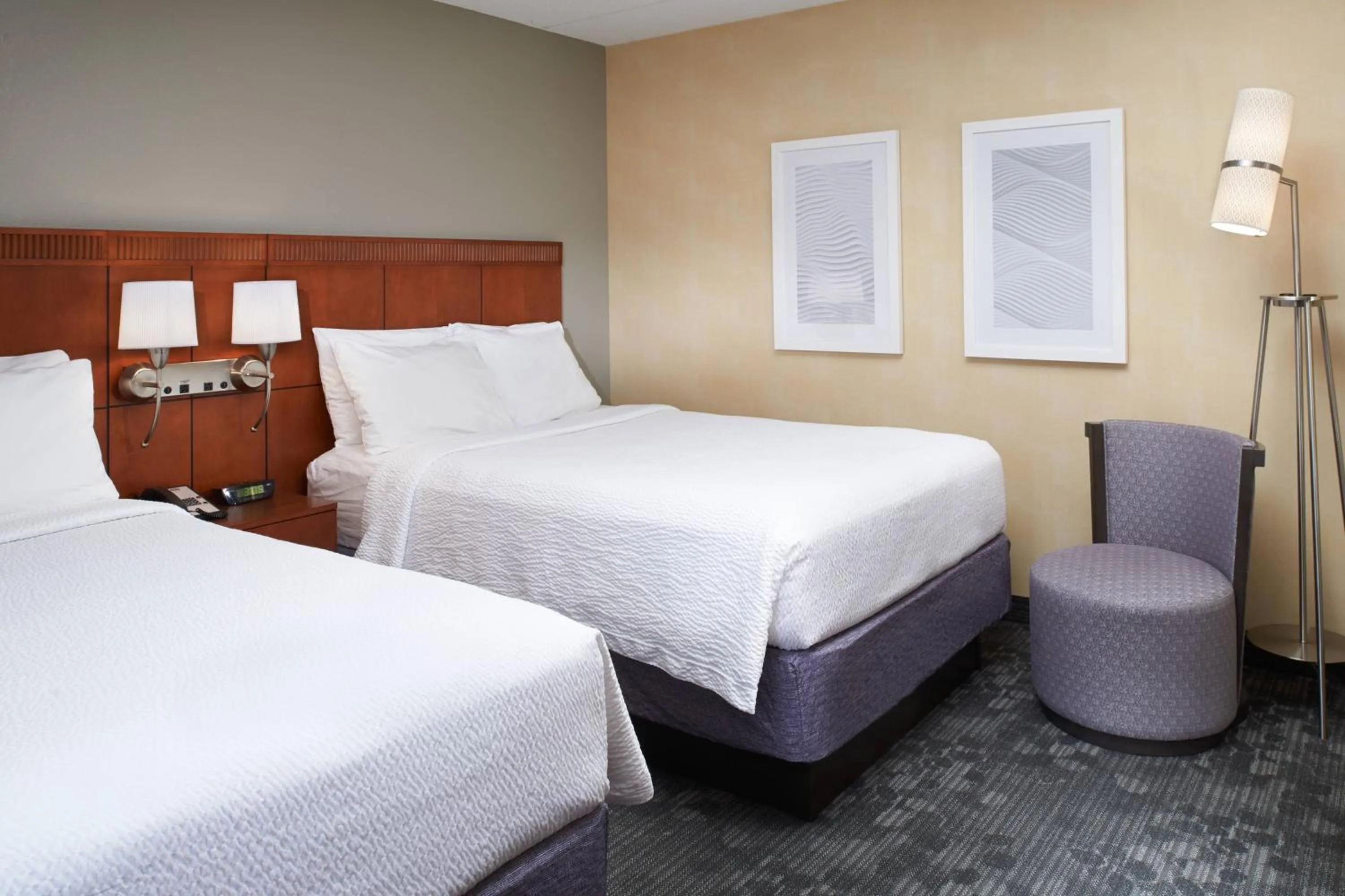 Bedroom, Bed in Courtyard by Marriott Rockford