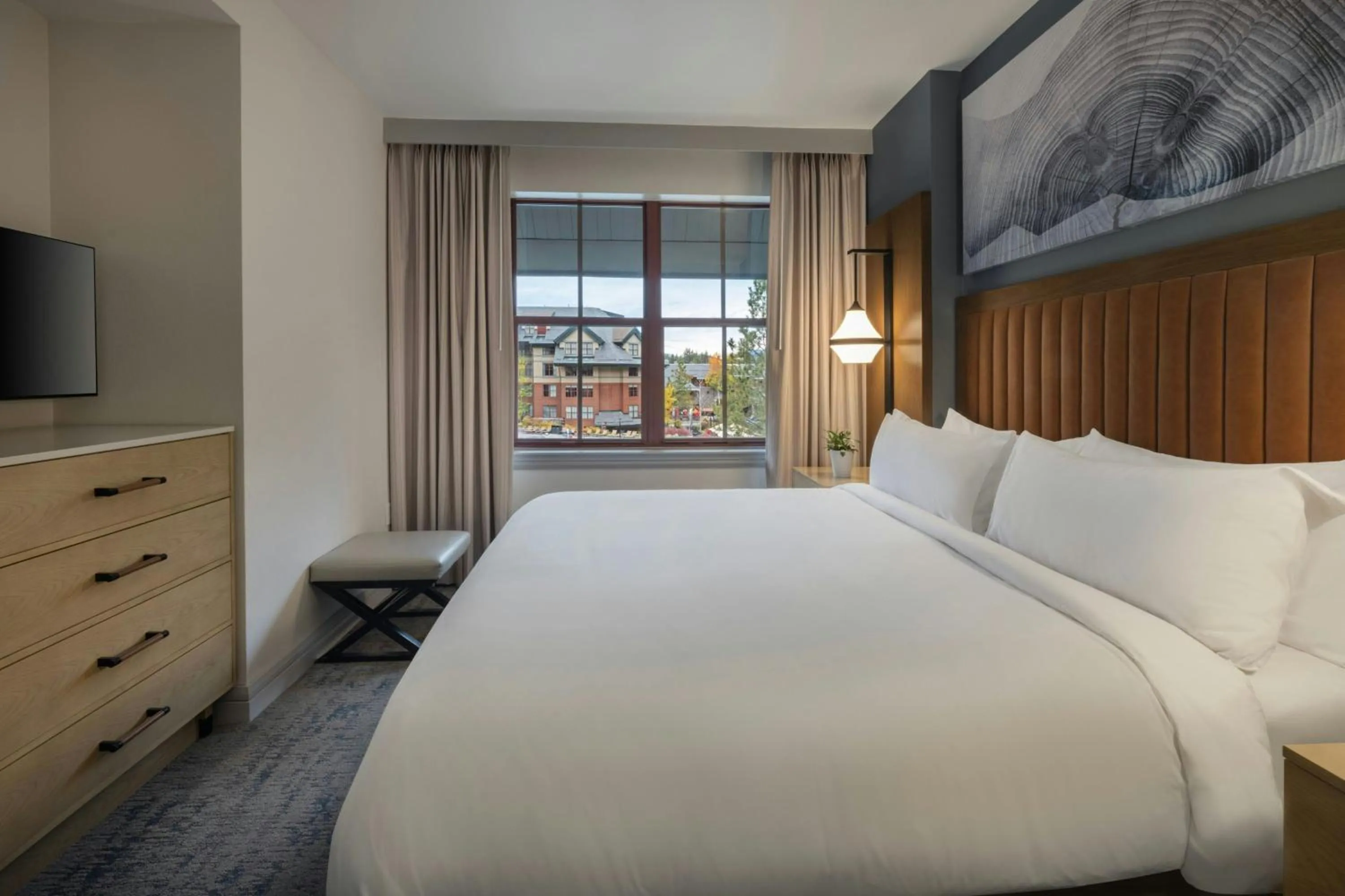 Bedroom, Bed in Marriott's Timber Lodge