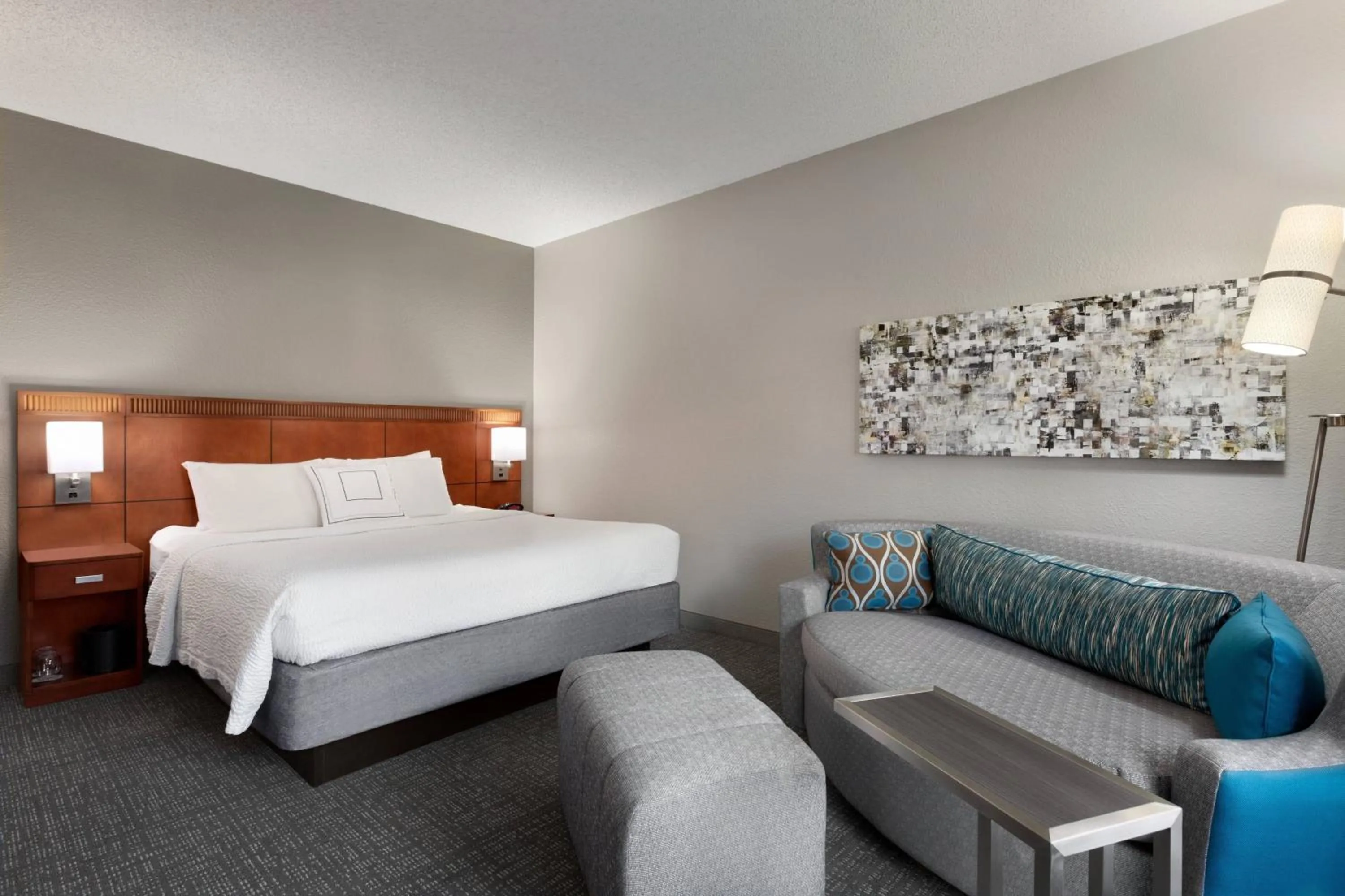 Photo of the whole room, Bed in Courtyard by Marriott Fort Myers Cape Coral