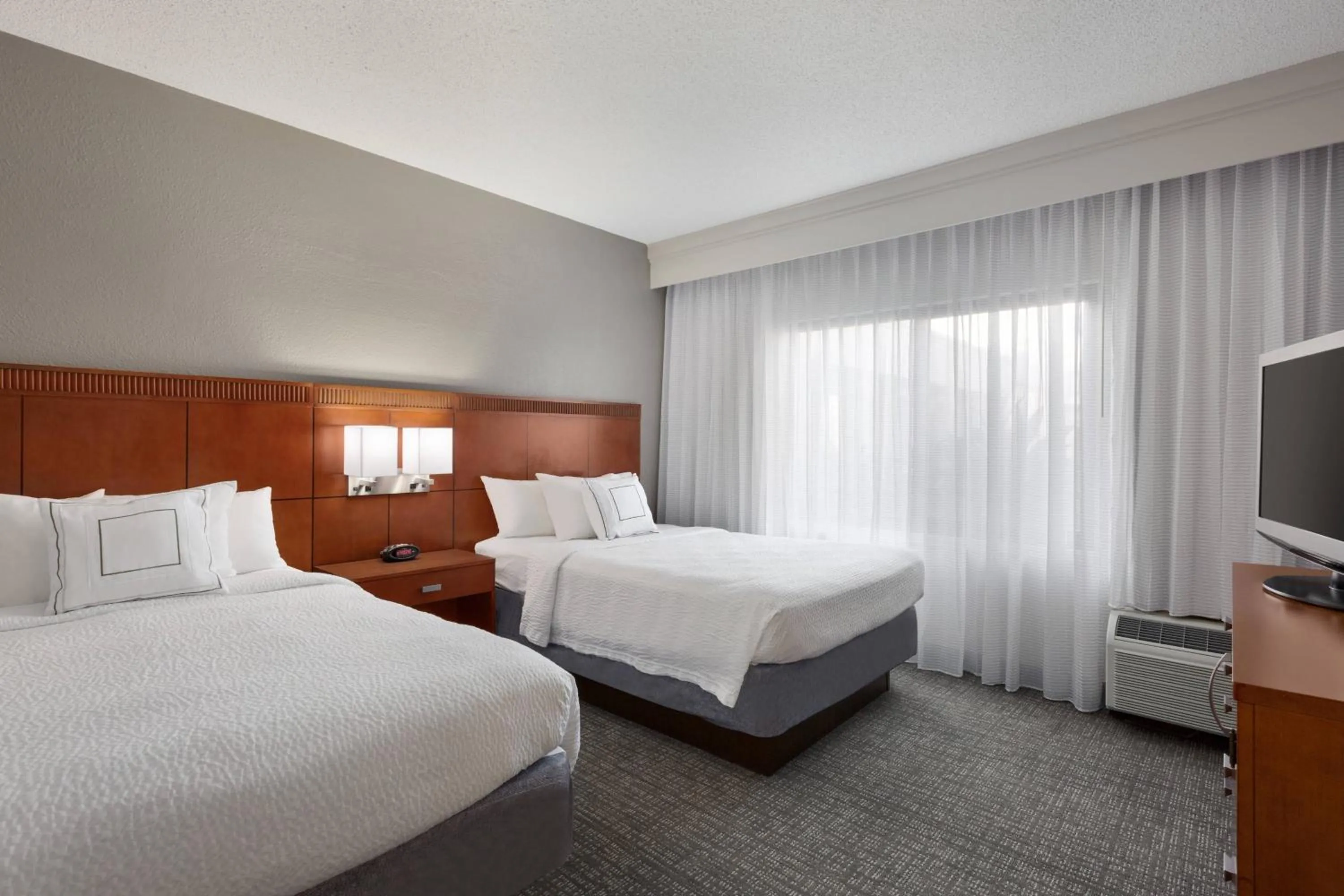 Photo of the whole room, Bed in Courtyard by Marriott Fort Myers Cape Coral