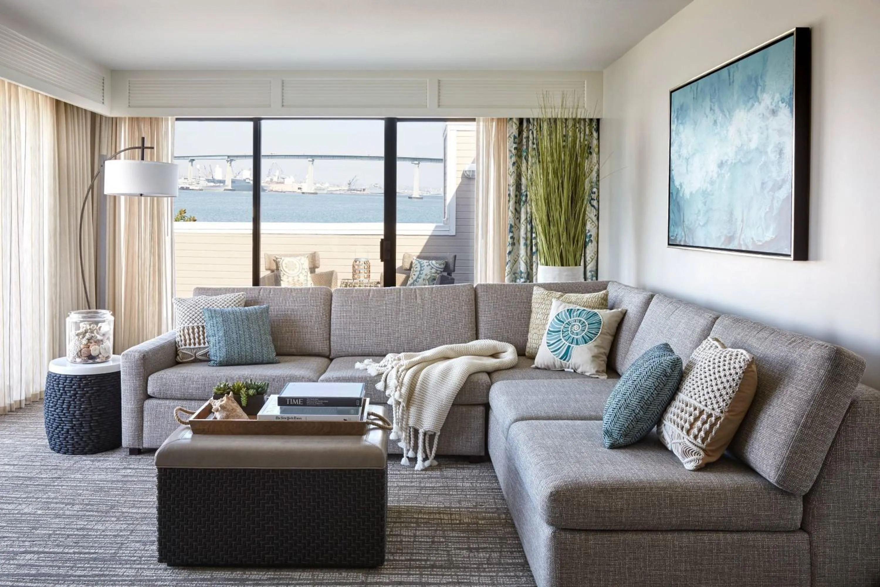 Living room in Coronado Island Marriott Resort & Spa