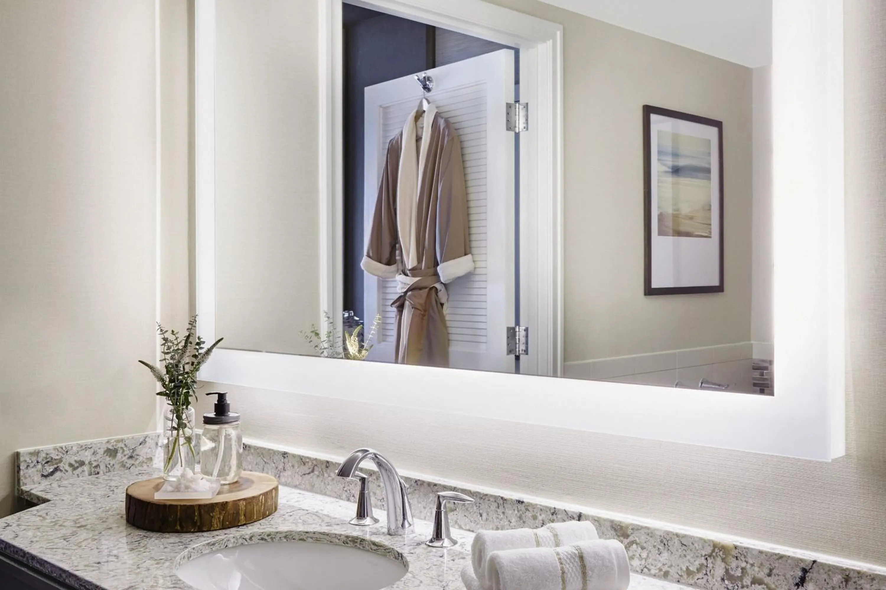 Bathroom in Coronado Island Marriott Resort & Spa