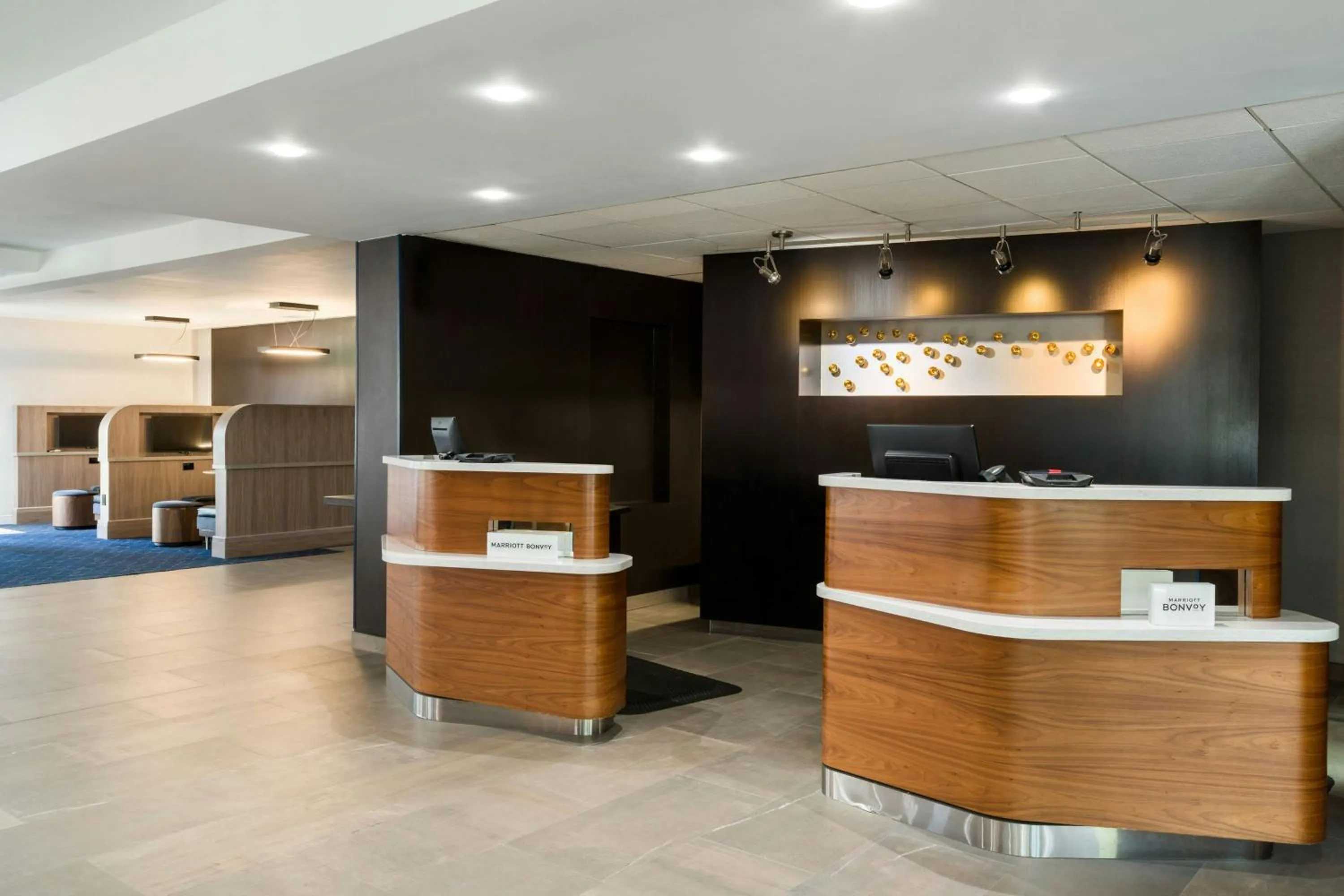 Lobby or reception in Courtyard Sacramento Airport Natomas