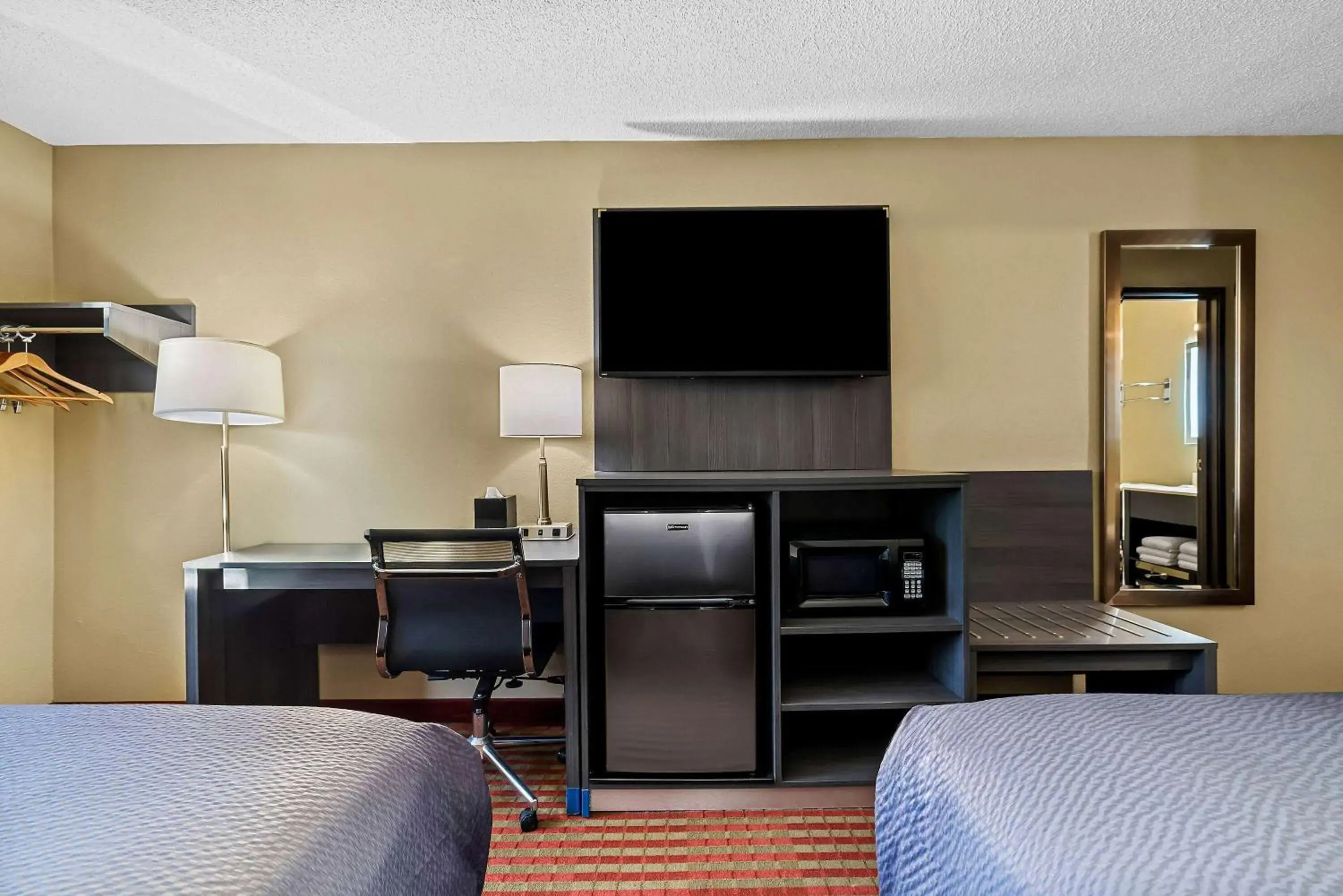 Bed in Super 8 by Wyndham Amsterdam Bed in Super 8 by Wyndham Amsterdam