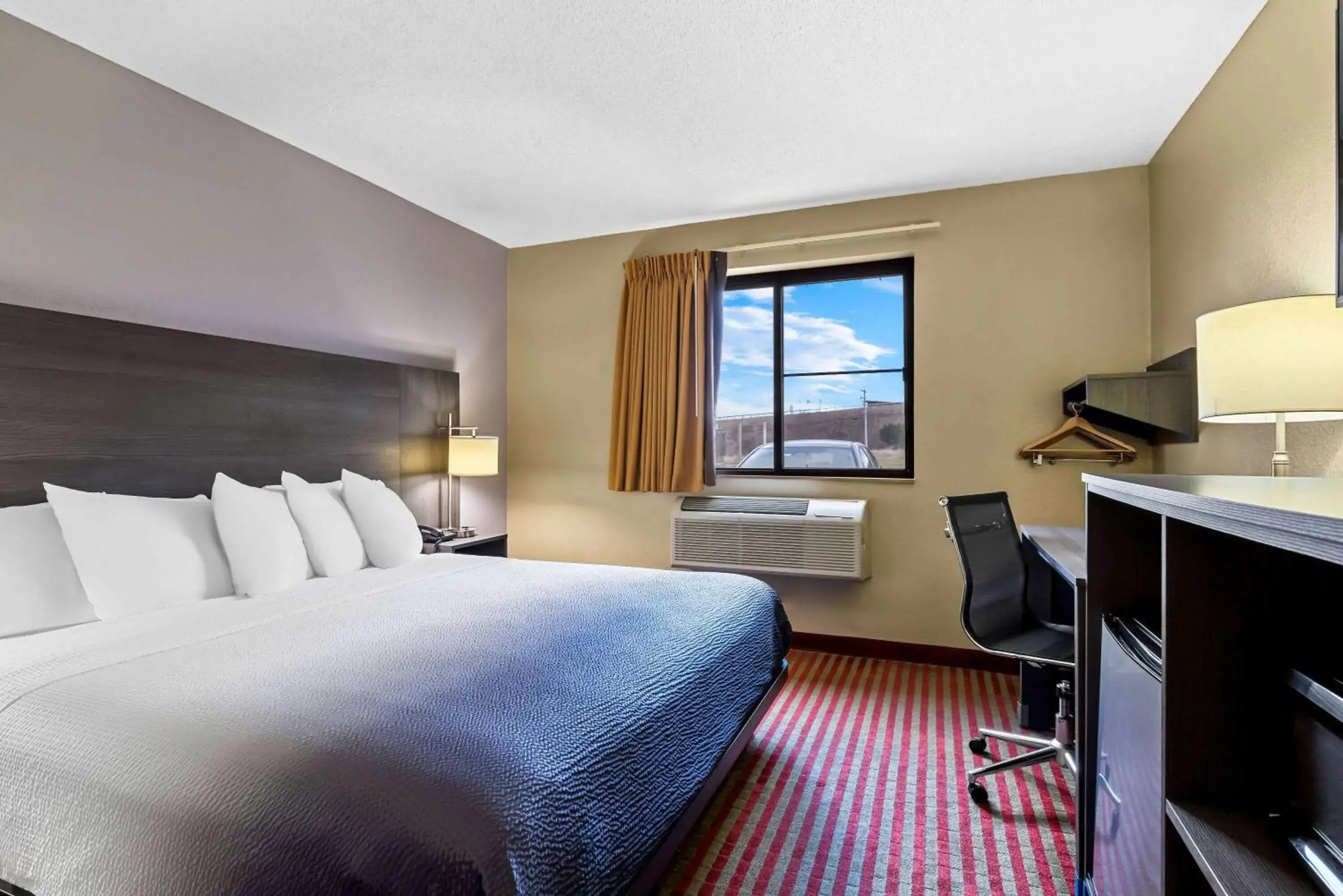 Bed in Super 8 by Wyndham Amsterdam Bed in Super 8 by Wyndham Amsterdam