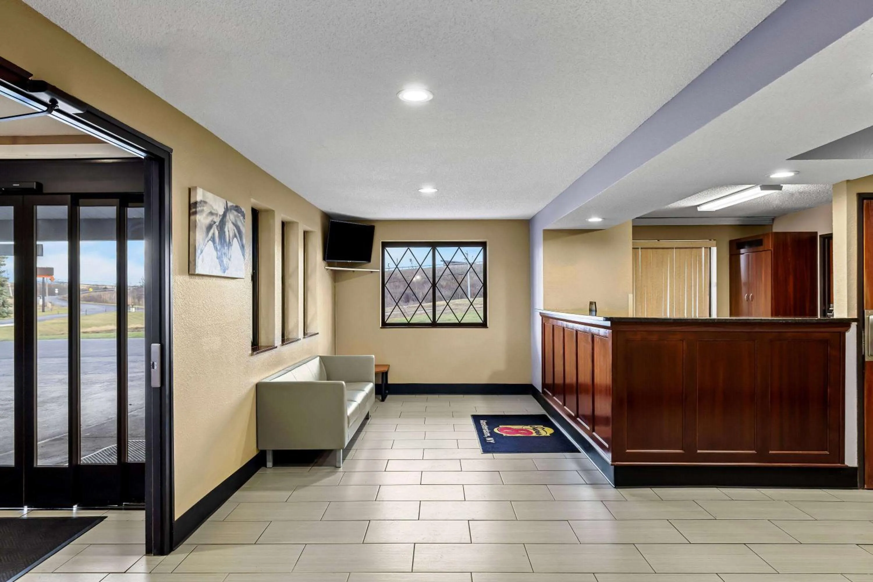Lobby or reception in Super 8 by Wyndham Amsterdam
