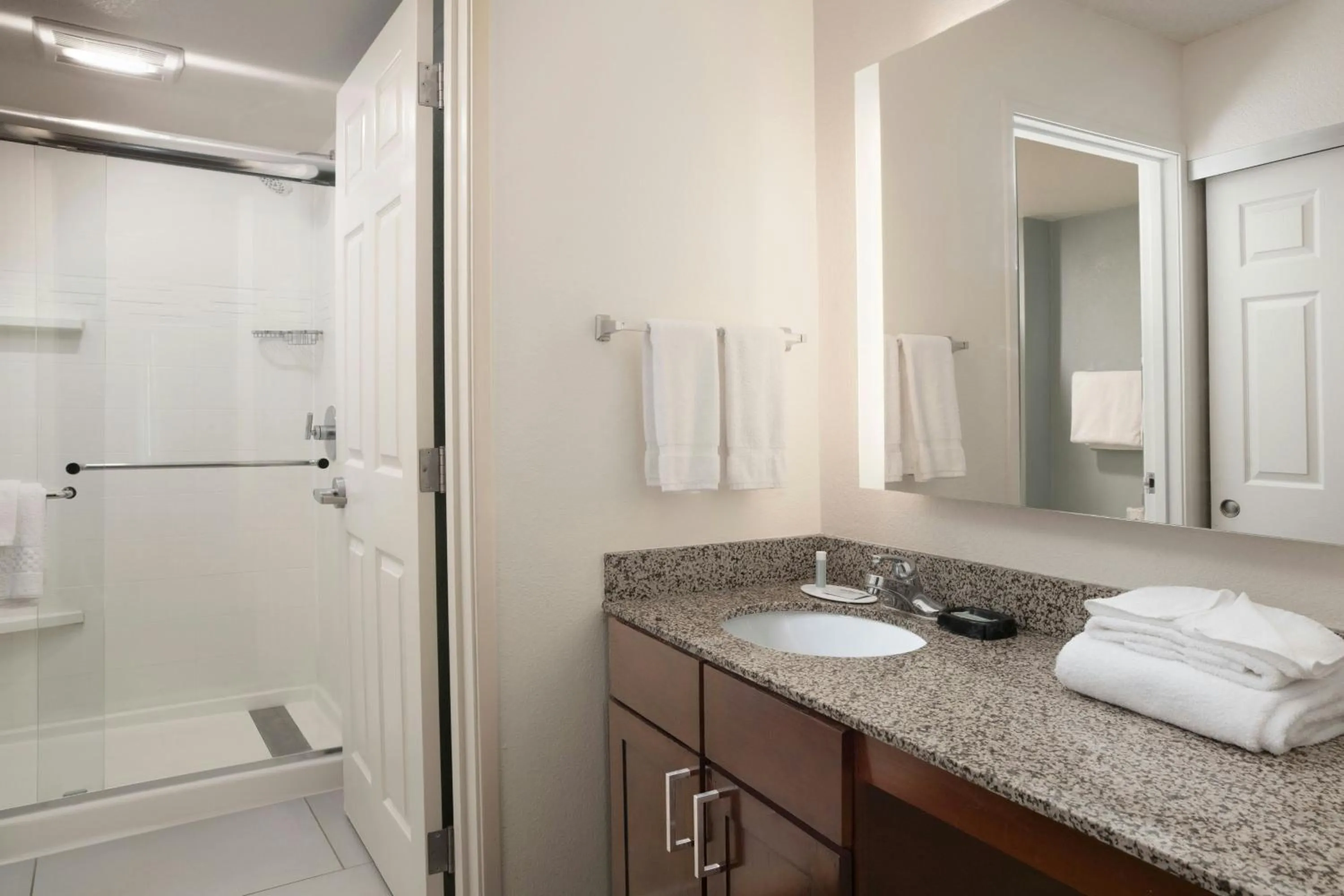 Bathroom in Residence Inn by Marriott San Antonio Airport/Alamo Heights