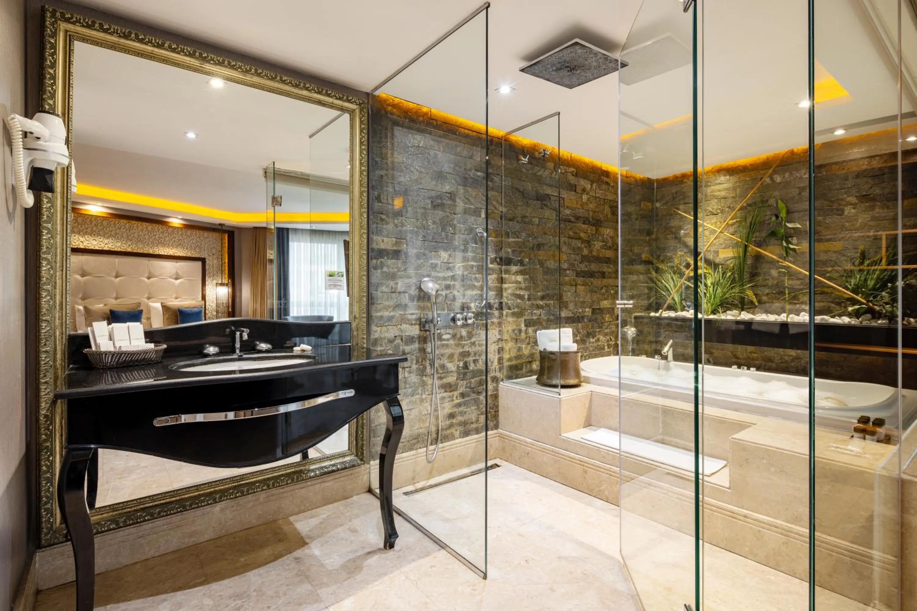 Hot Tub in AHC Old City Hotel