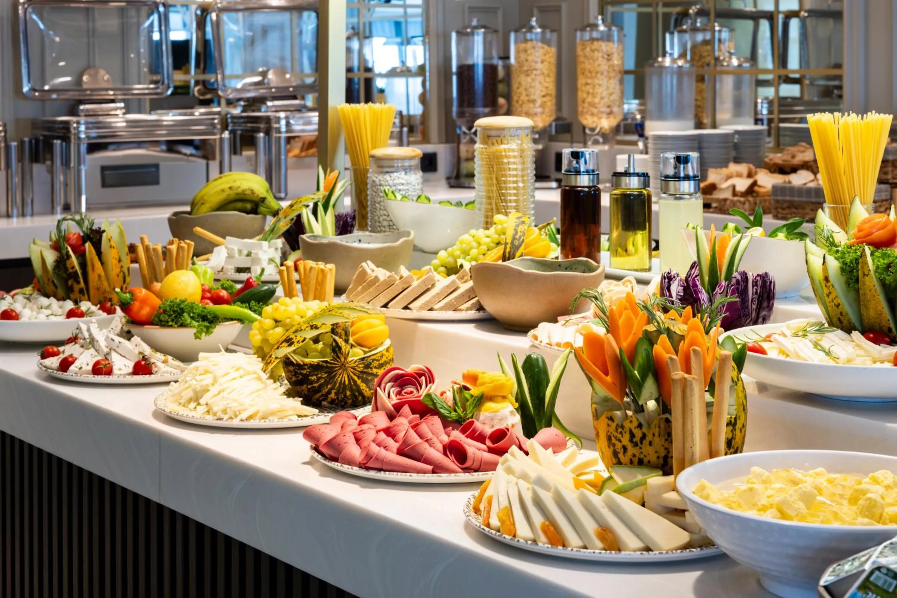 Food and drinks in AHC Old City Hotel