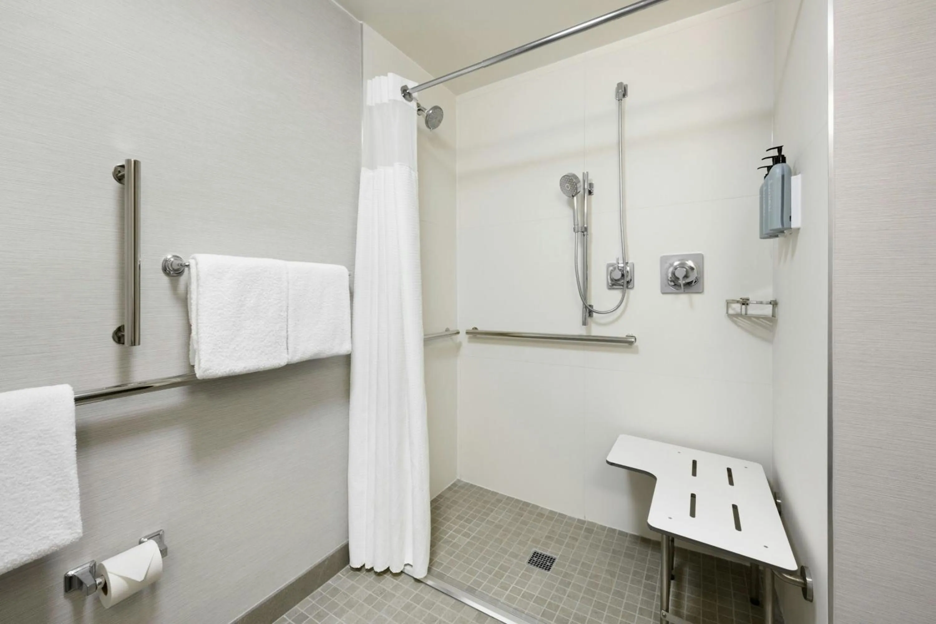 Bathroom in Courtyard by Marriott Seattle Federal Way