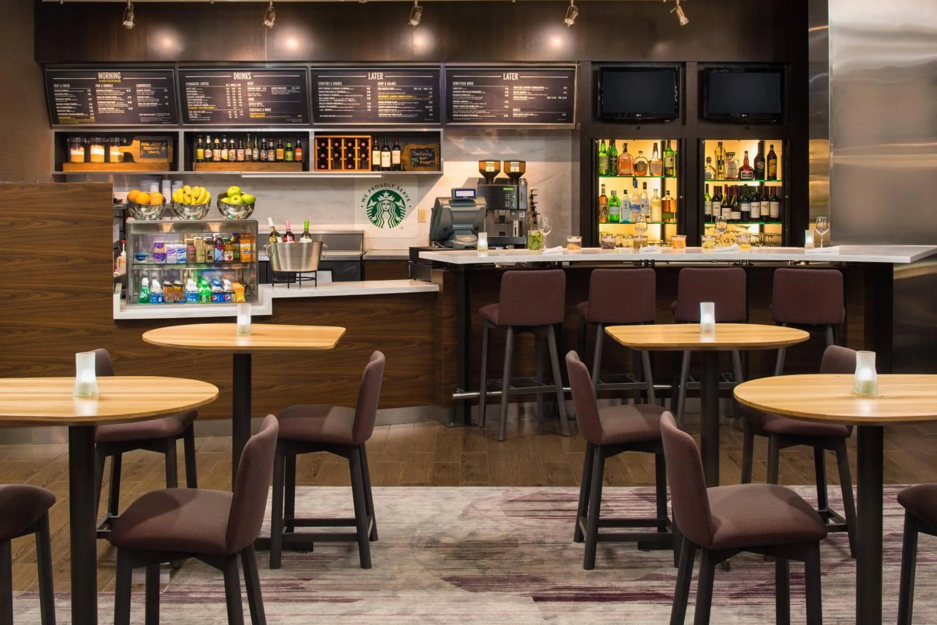 Breakfast in Courtyard by Marriott Seattle Federal Way