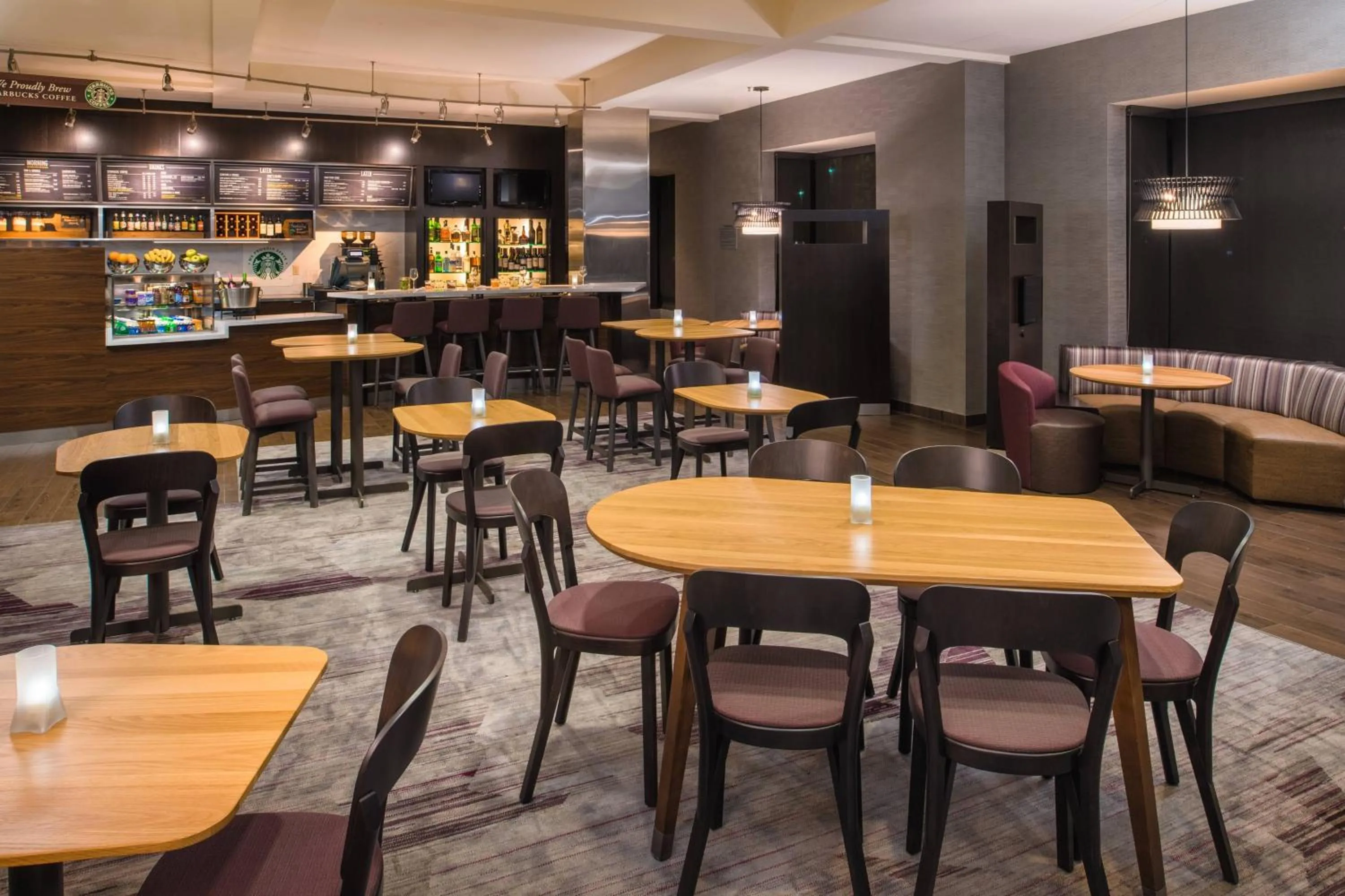 Restaurant/places to eat in Courtyard by Marriott Seattle Federal Way