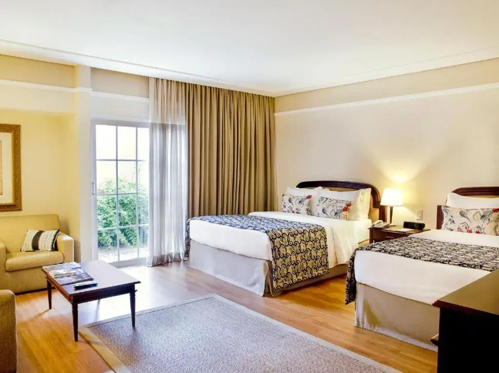 Bed in Royal Palm Plaza Resort Bed in Royal Palm Plaza Resort