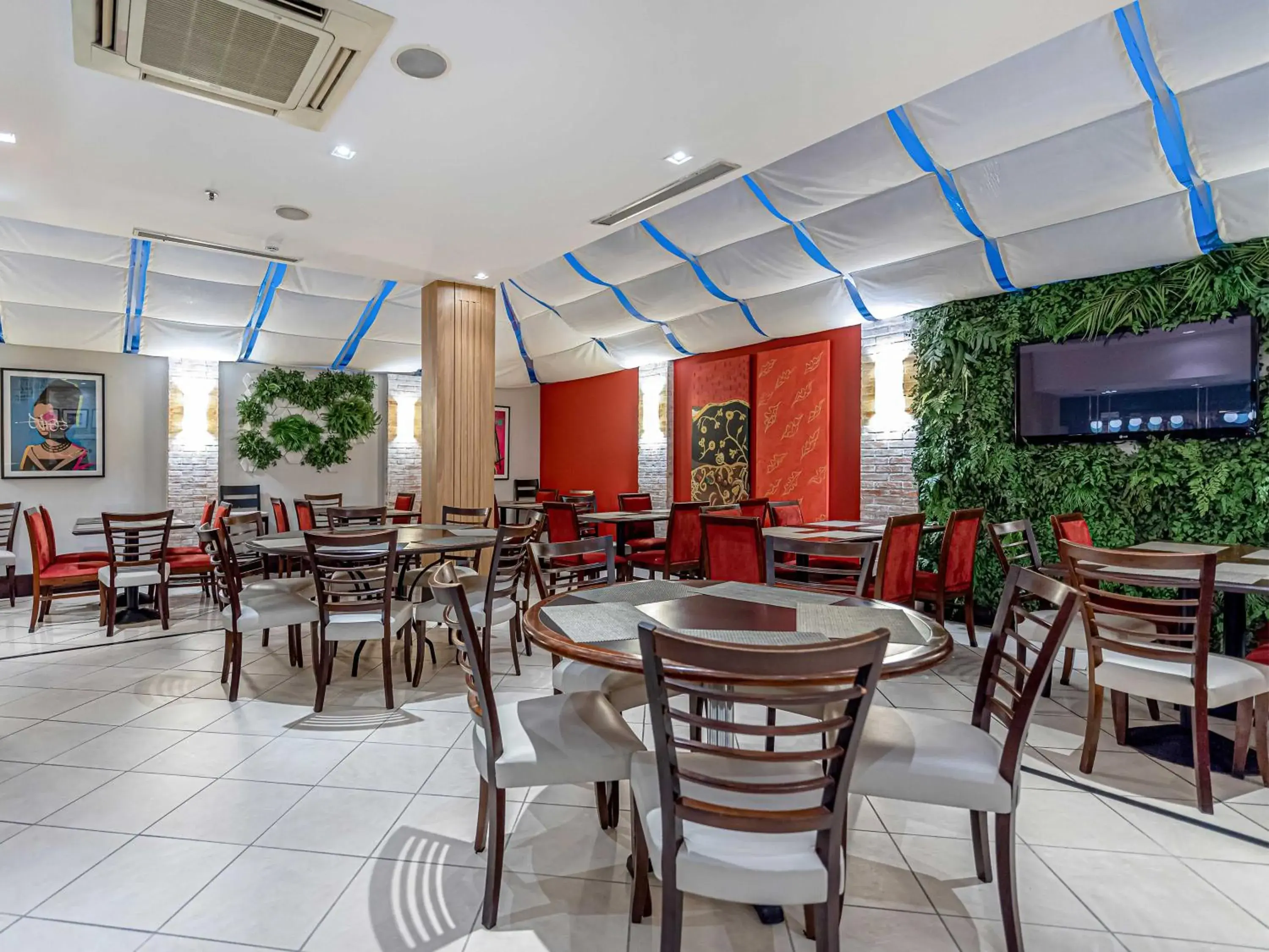 Restaurant/places to eat in Hotel Cassino Tower Campinas Cambuí By Nacional Inn Restaurant/places to eat in Hotel Cassino Tower Campinas Cambuí By Nacional Inn