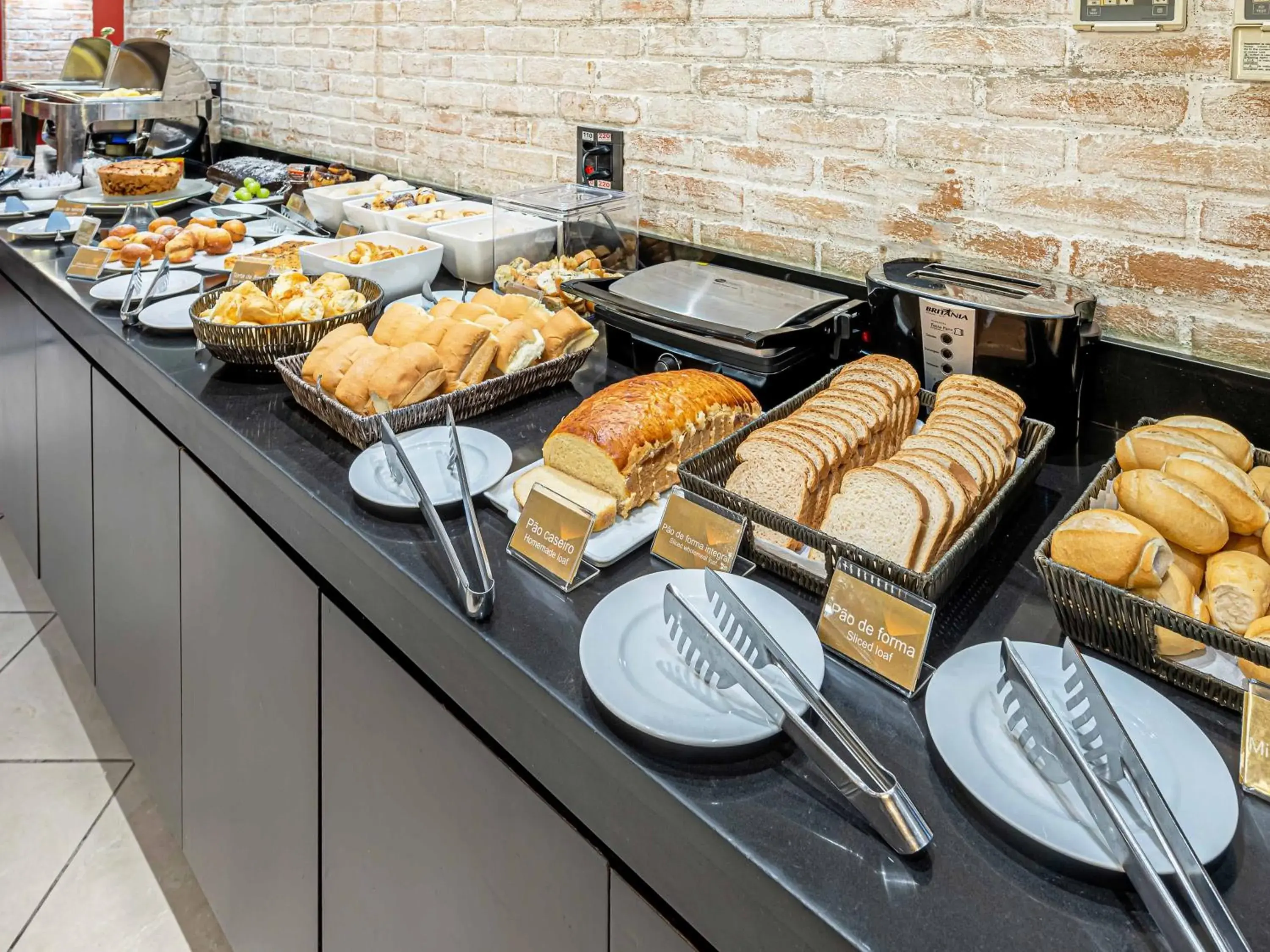 Food and drinks in Hotel Cassino Tower Campinas Cambuí By Nacional Inn Food and drinks in Hotel Cassino Tower Campinas Cambuí By Nacional Inn