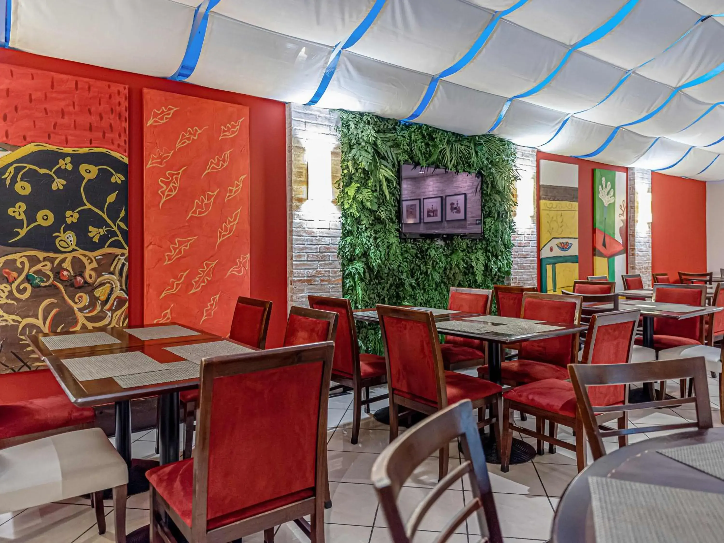 Restaurant/places to eat in Hotel Cassino Tower Campinas Cambuí By Nacional Inn Restaurant/places to eat in Hotel Cassino Tower Campinas Cambuí By Nacional Inn