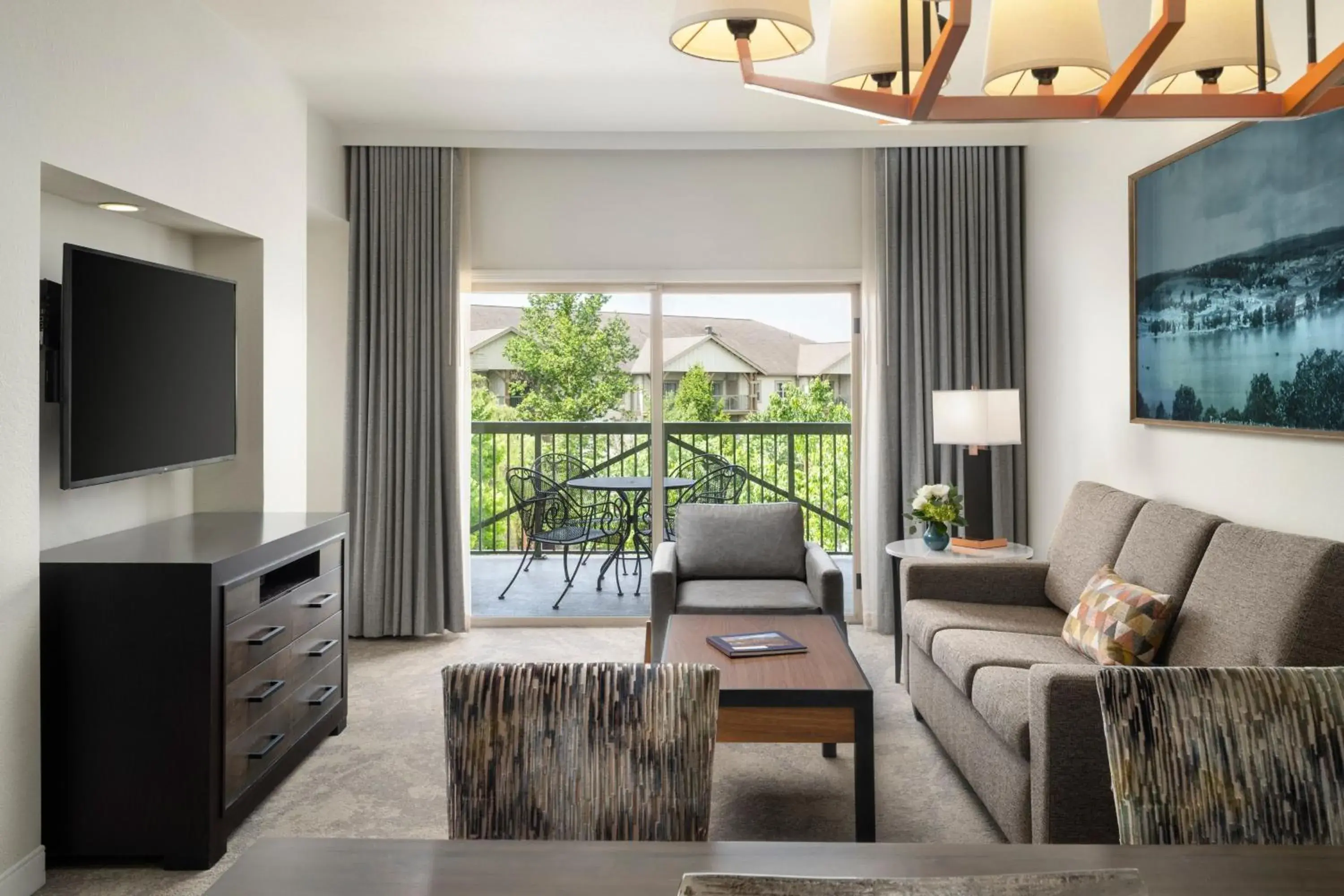 One-Bedroom Villa with Balcony - Hearing Accessible in Marriott's Willow Ridge Lodge One-Bedroom Villa with Balcony - Hearing Accessible in Marriott's Willow Ridge Lodge