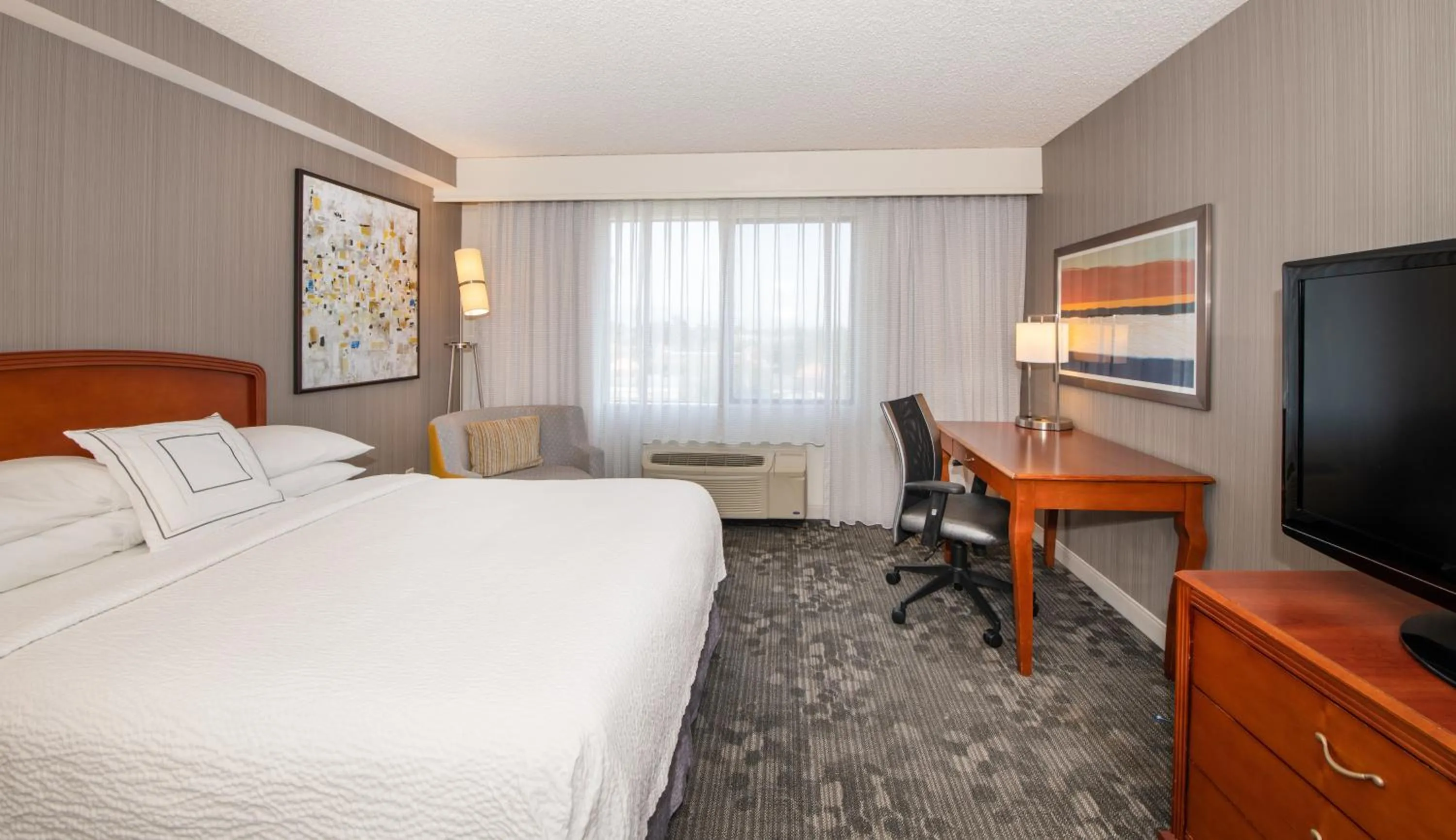 Bedroom, Bed in Courtyard by Marriott Newark Silicon Valley