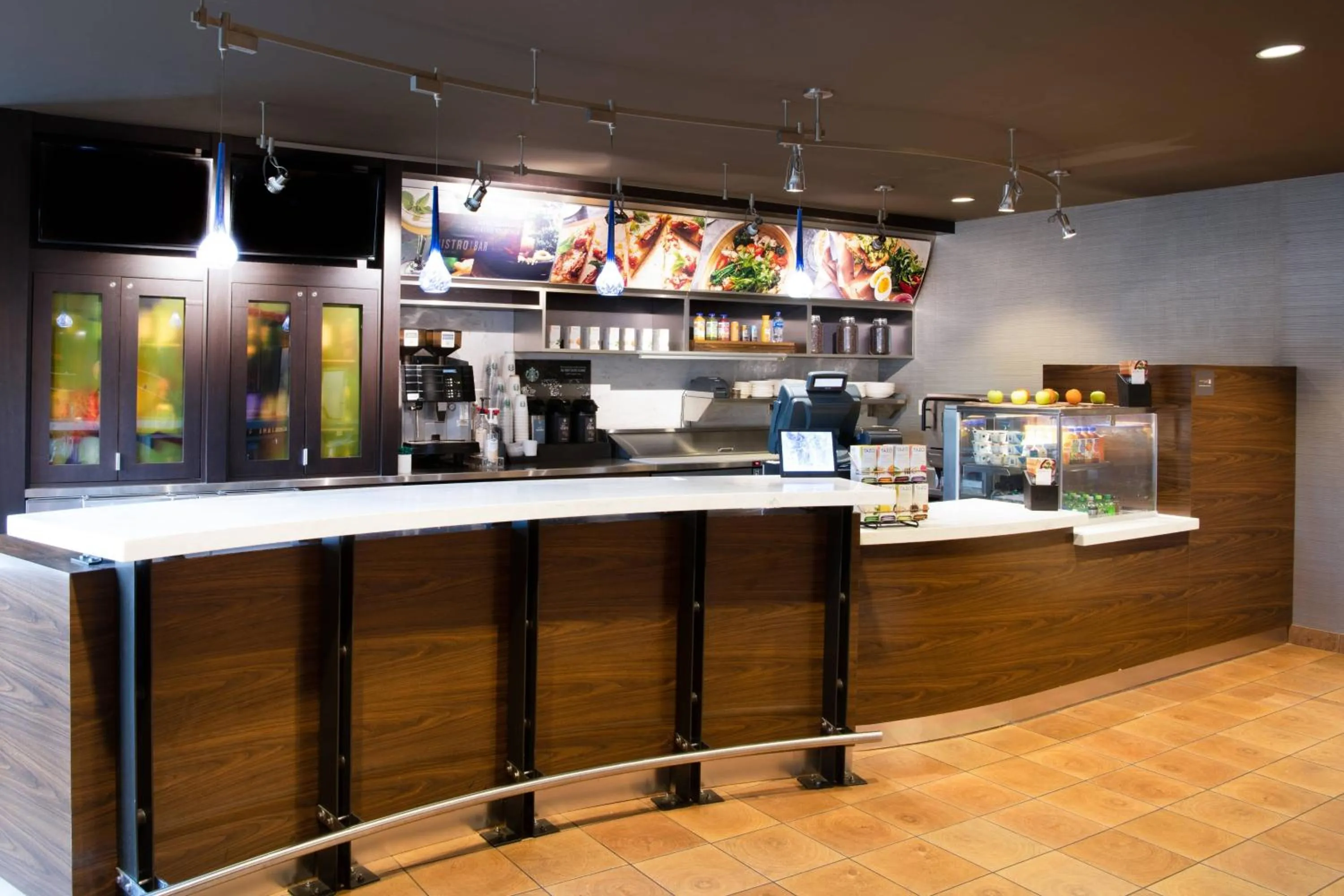 Restaurant/places to eat in Courtyard by Marriott Newark Silicon Valley