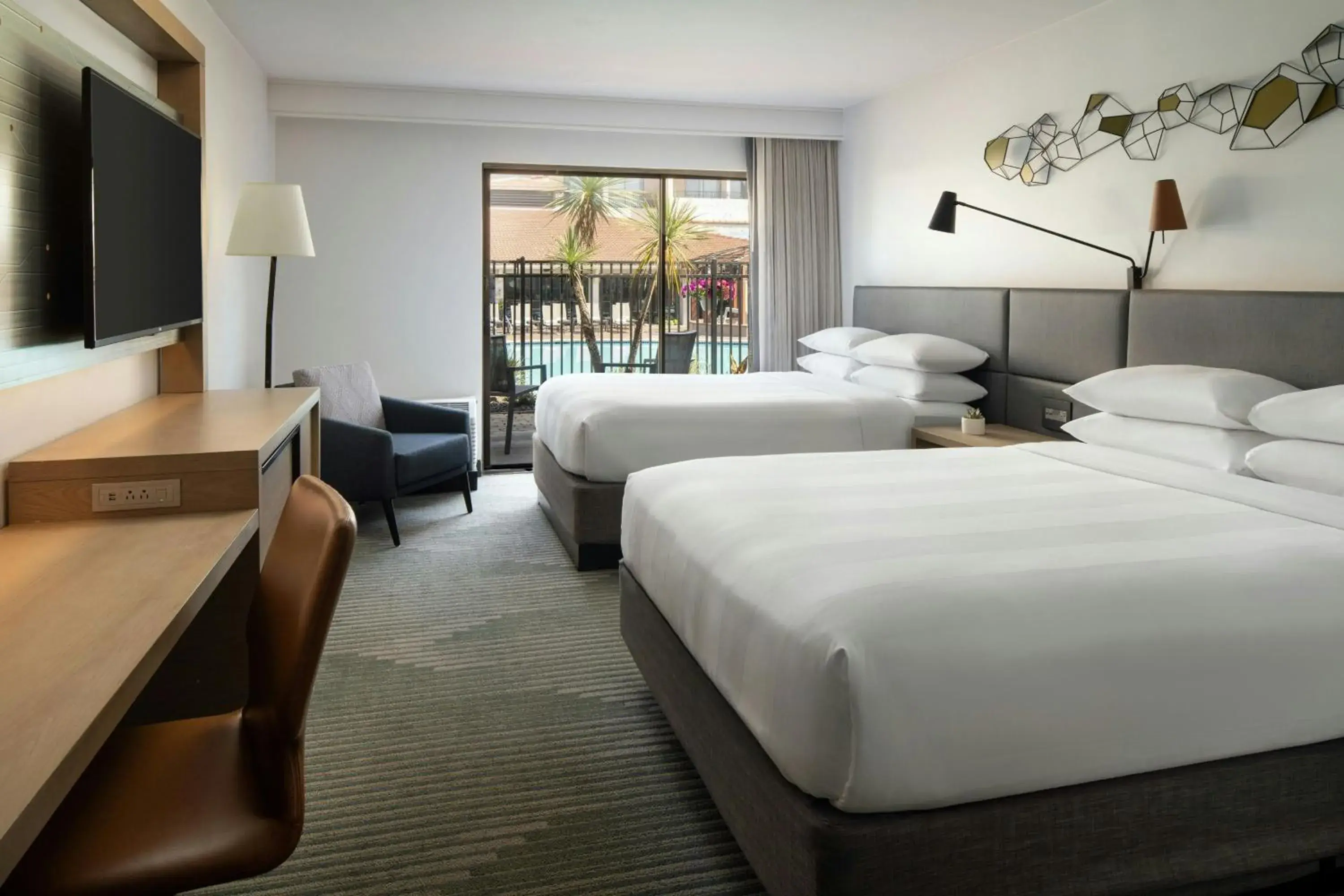 Queen Room with Two Queen Beds and Pool View in Santa Clara Marriott Queen Room with Two Queen Beds and Pool View in Santa Clara Marriott