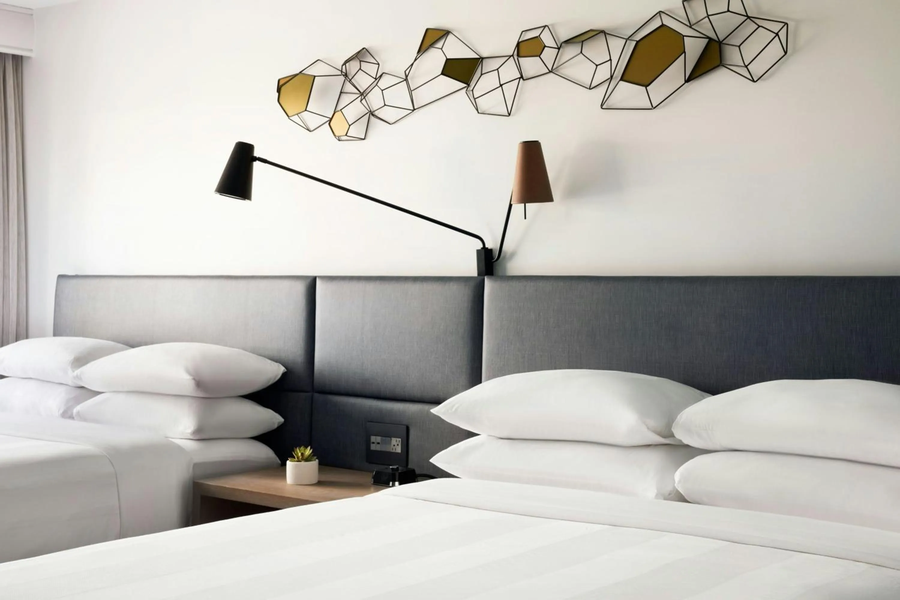 Photo of the whole room, Bed in Santa Clara Marriott