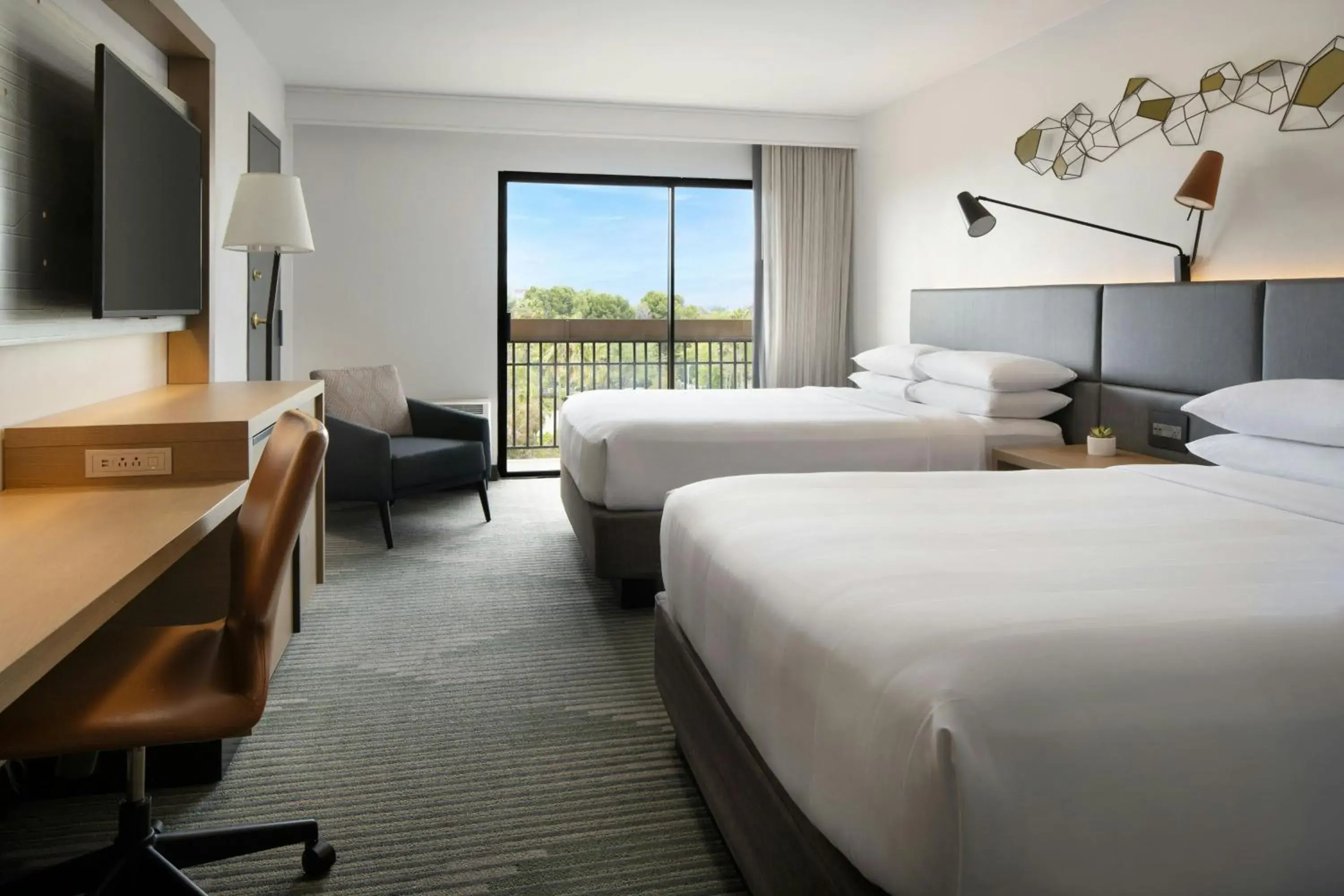 Deluxe Queen Room with Two Queen Beds - Tower in Santa Clara Marriott Deluxe Queen Room with Two Queen Beds - Tower in Santa Clara Marriott