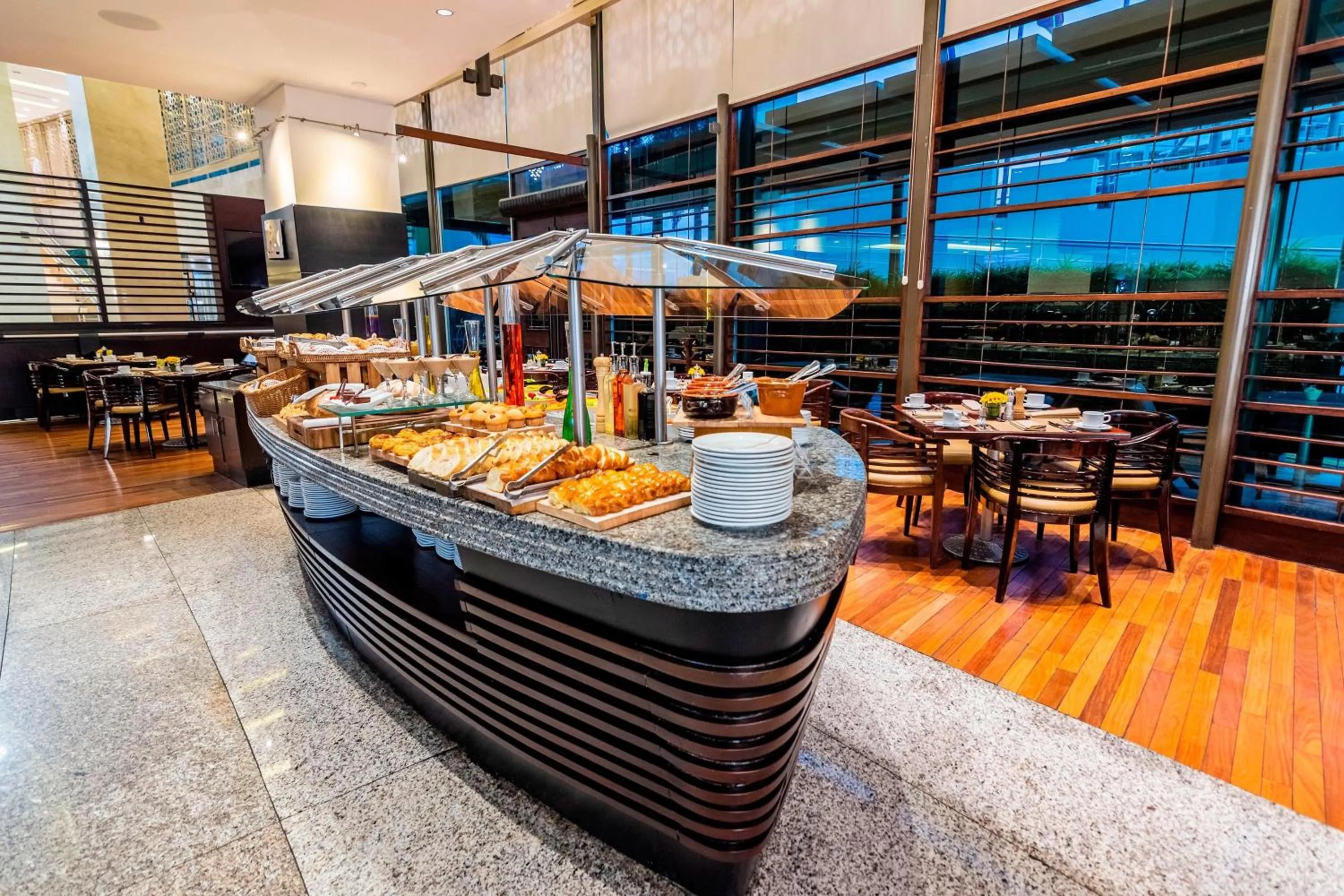 Restaurant/places to eat in Sheraton Guayaquil