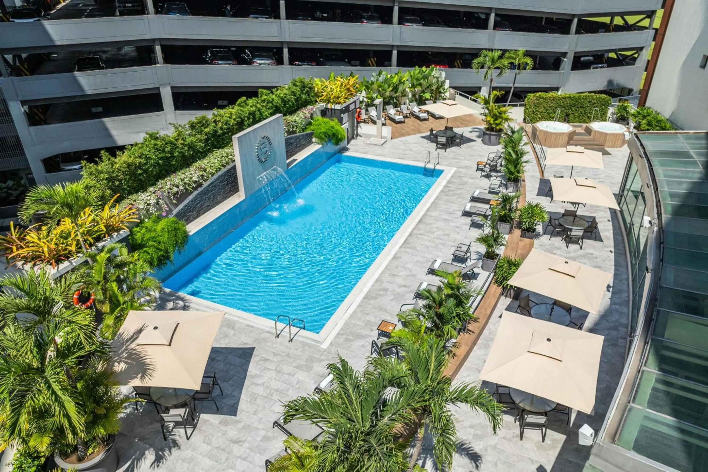 Swimming pool in Sheraton Guayaquil