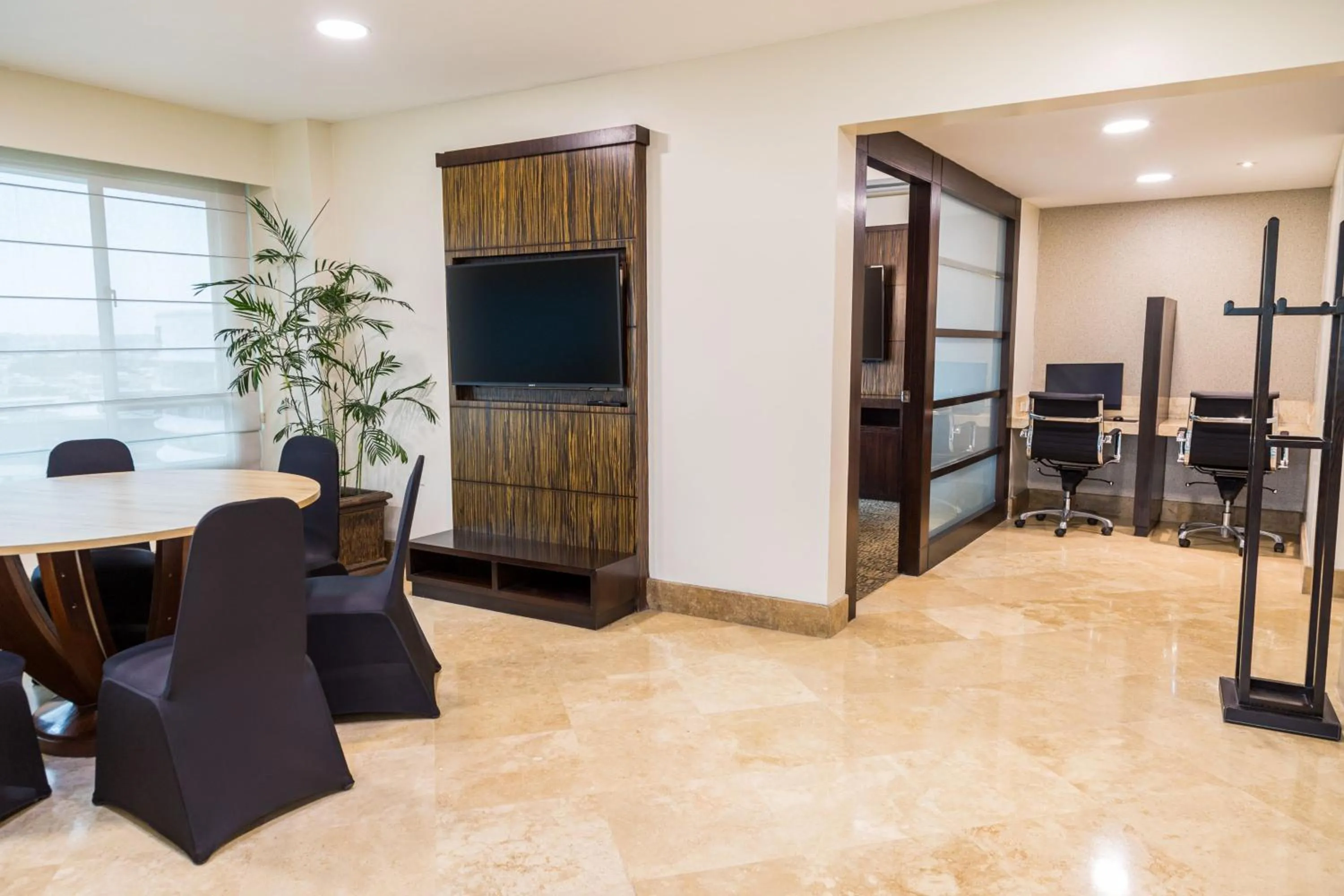 Lounge or bar in Sheraton Guayaquil