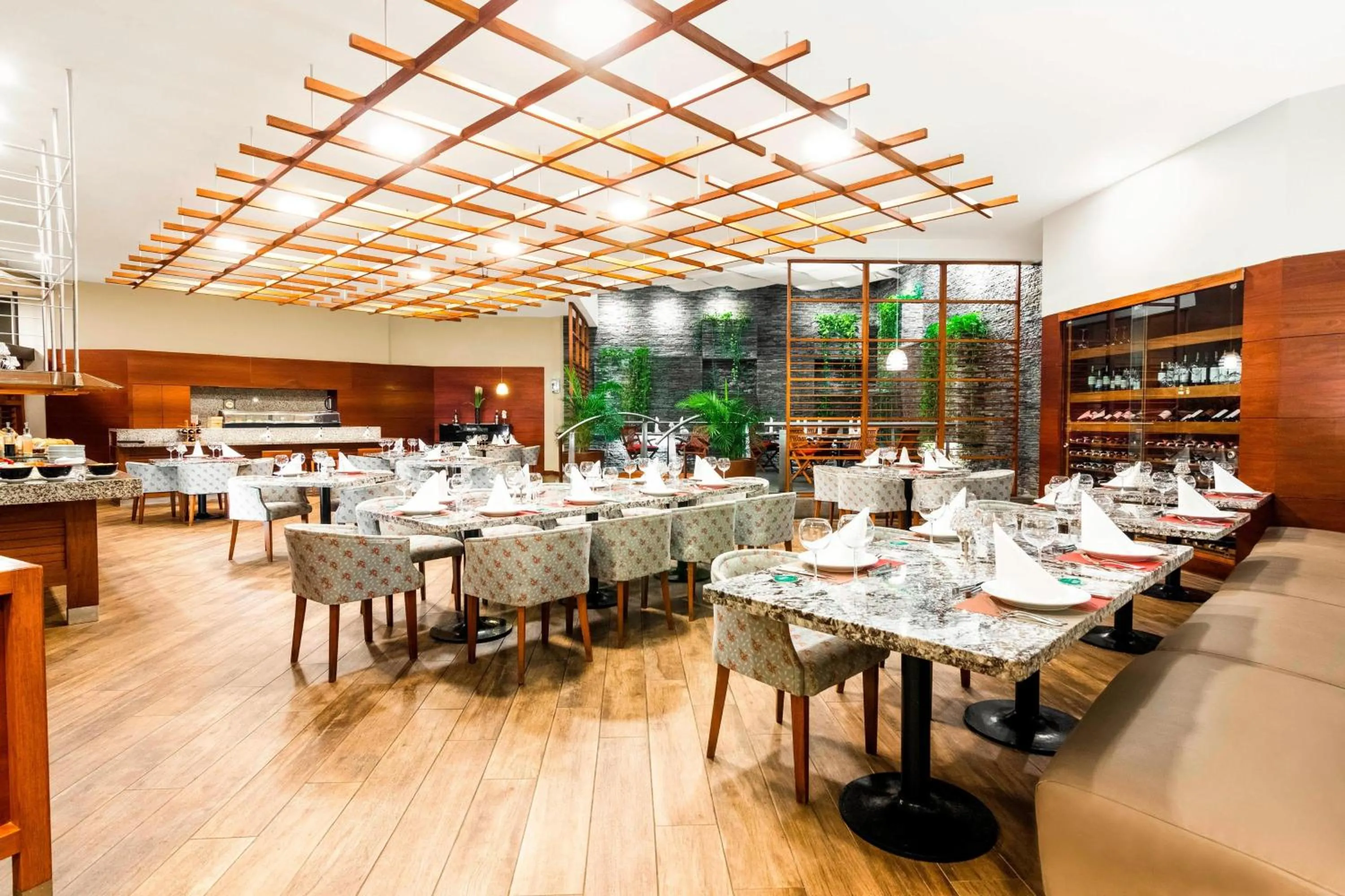 Restaurant/places to eat in Sheraton Guayaquil