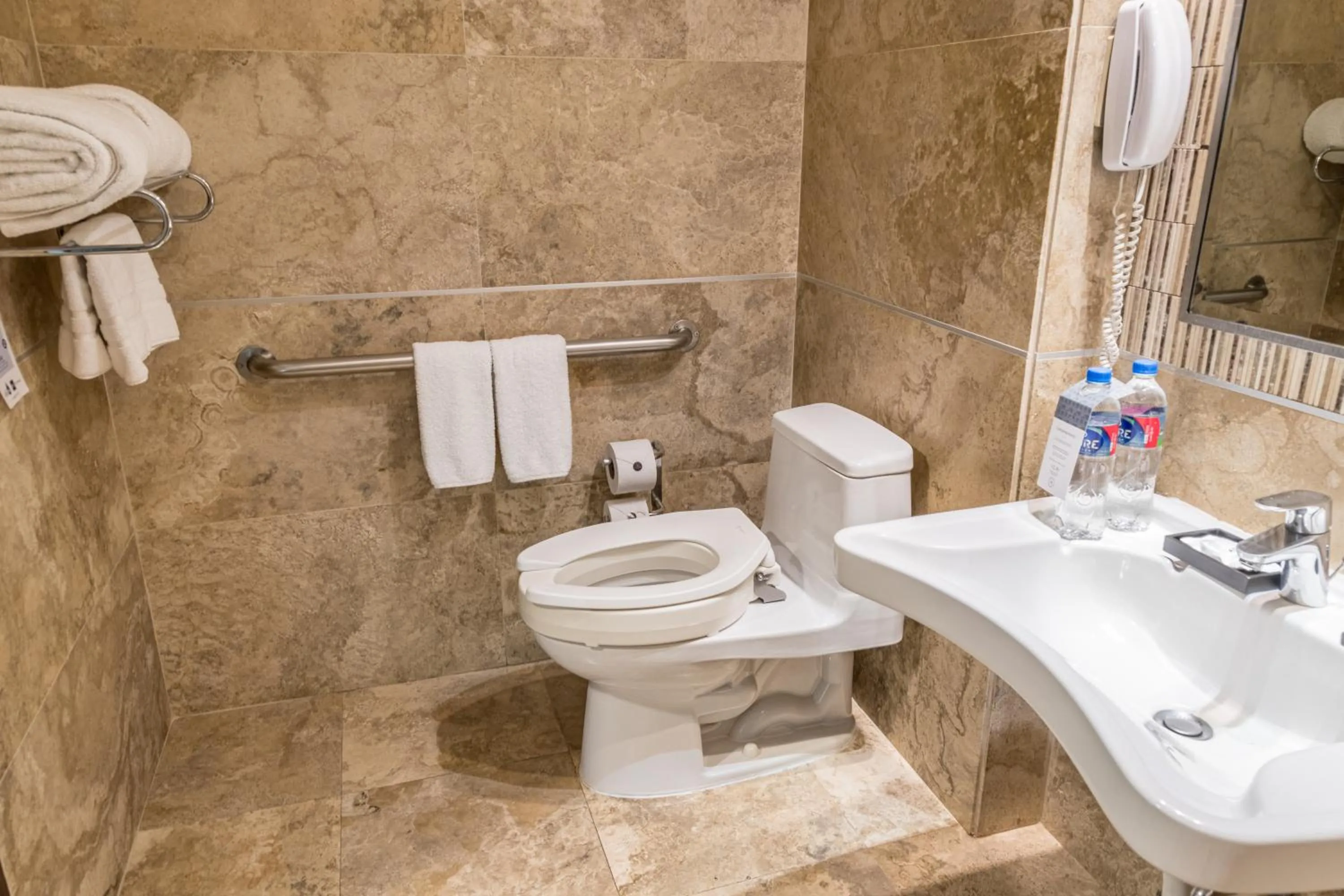 Bathroom in Sheraton Guayaquil