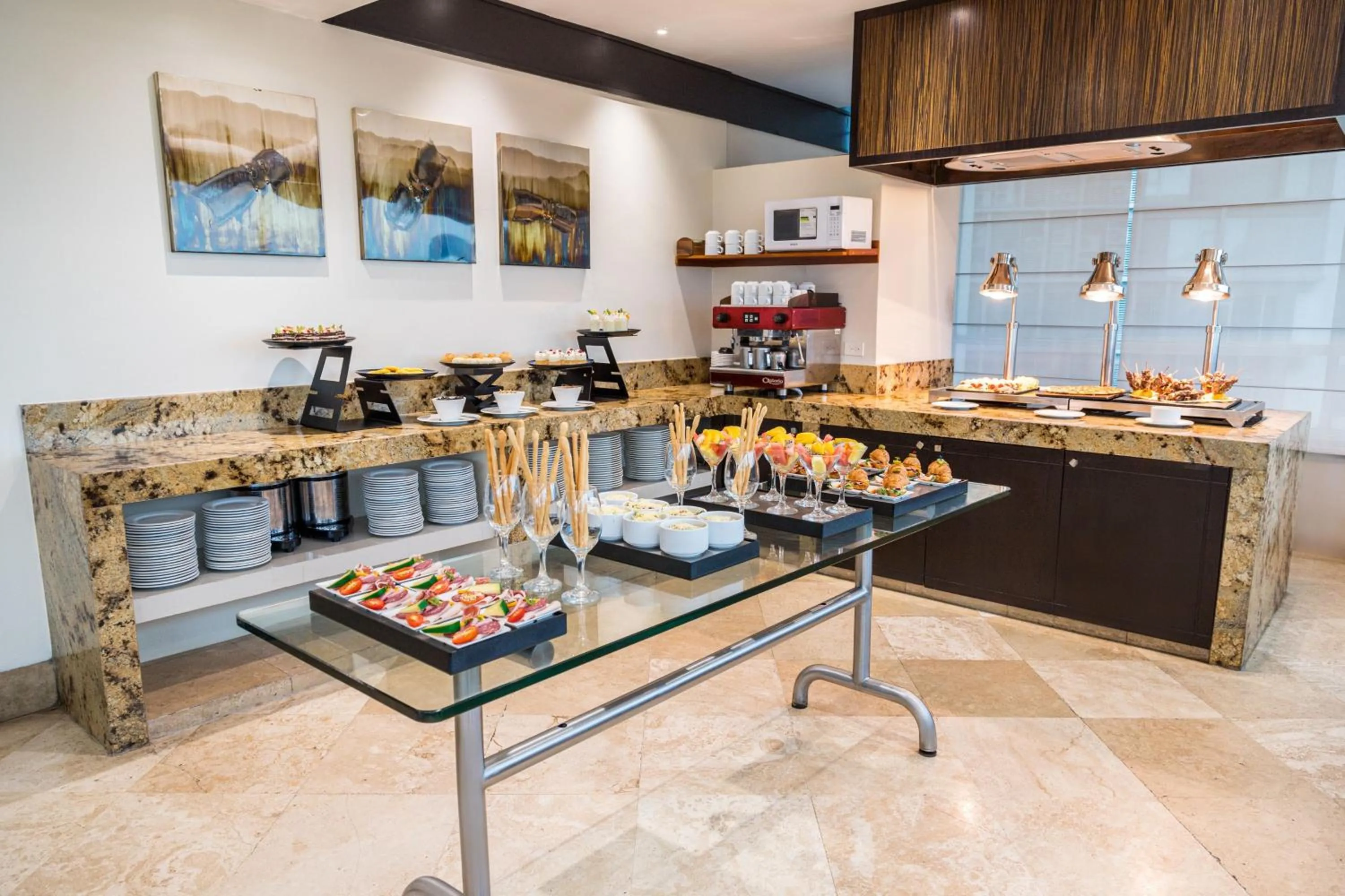 Lounge or bar in Sheraton Guayaquil