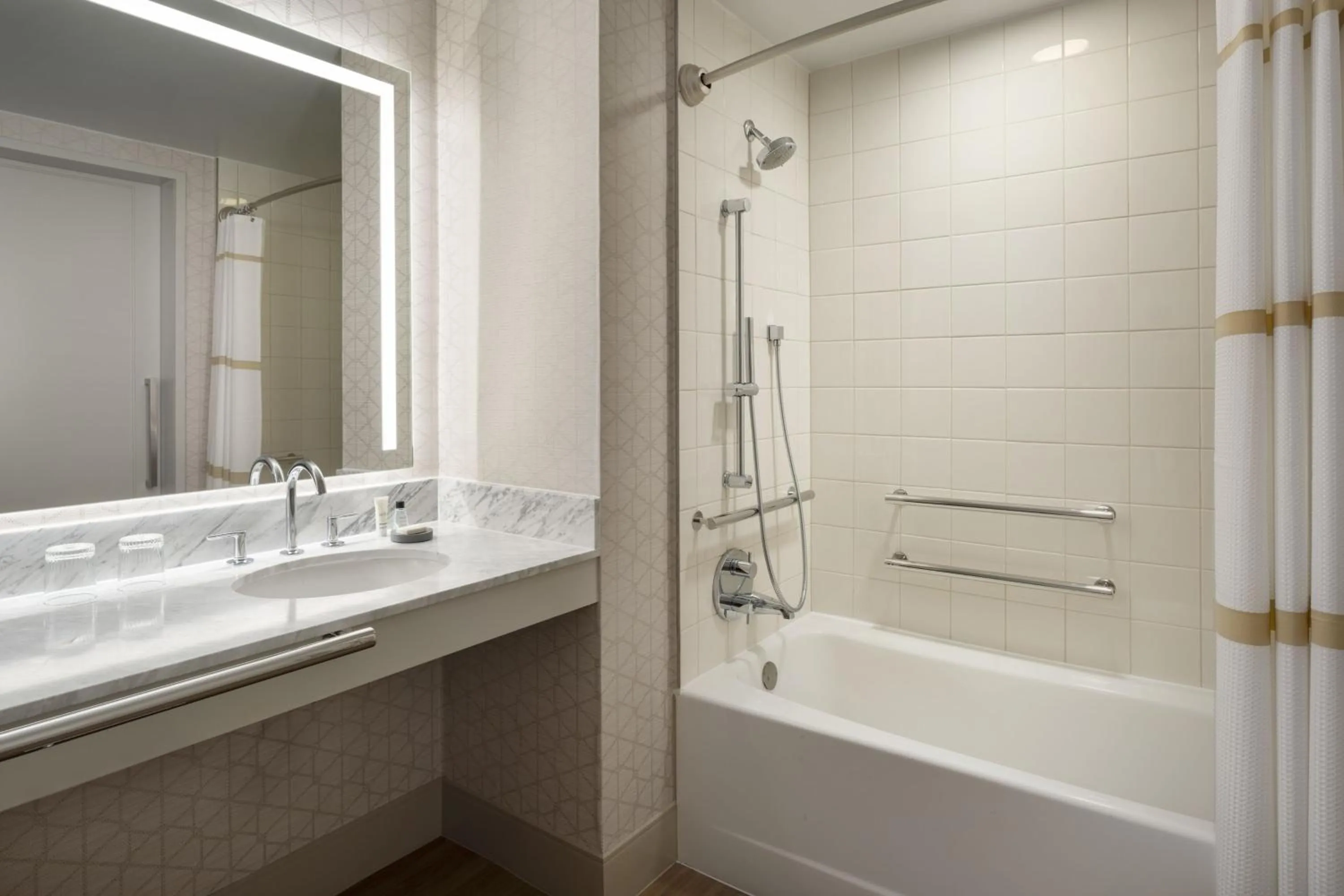 Photo of the whole room in San Jose Marriott