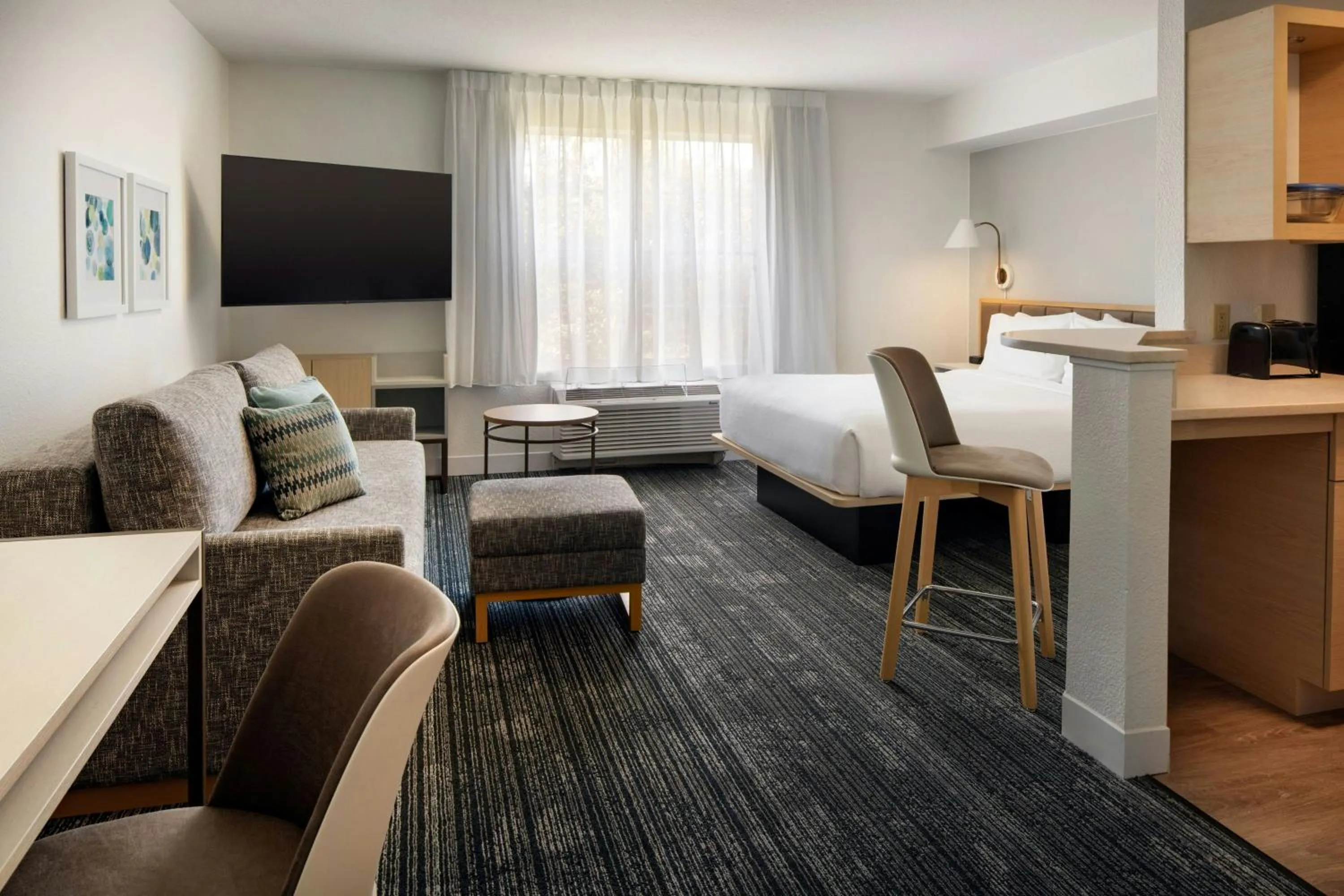 Photo of the whole room in TownePlace Suites Milpitas Silicon Valley