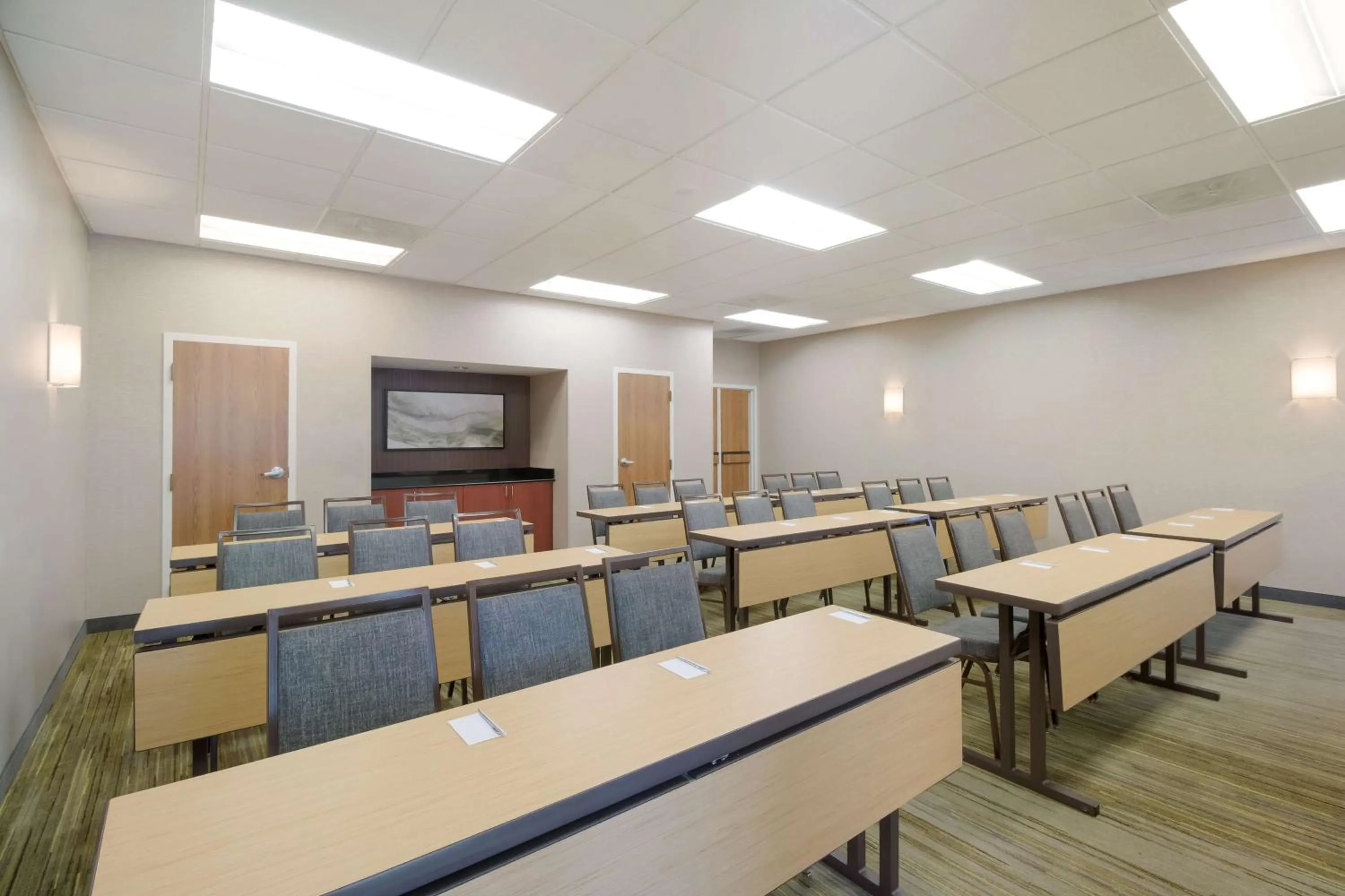 Meeting/conference room in Sonesta Select Huntington Beach Fountain Valley
