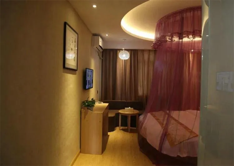 Bed in Thank Inn Plus Hotel Shandong Qingdao Development Zone Shandong University of Science and Technology