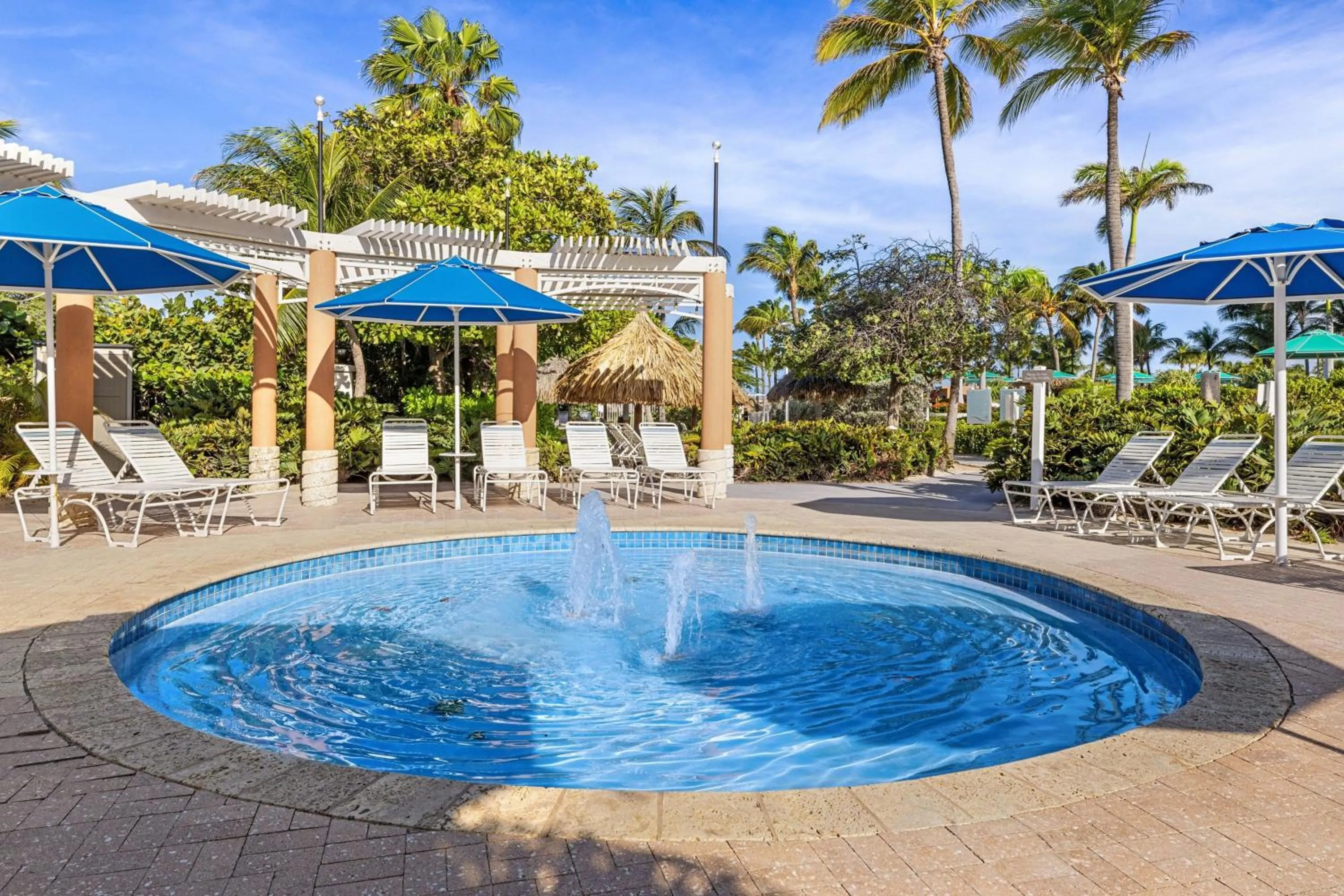 Swimming pool in Marriott's Aruba Surf Club