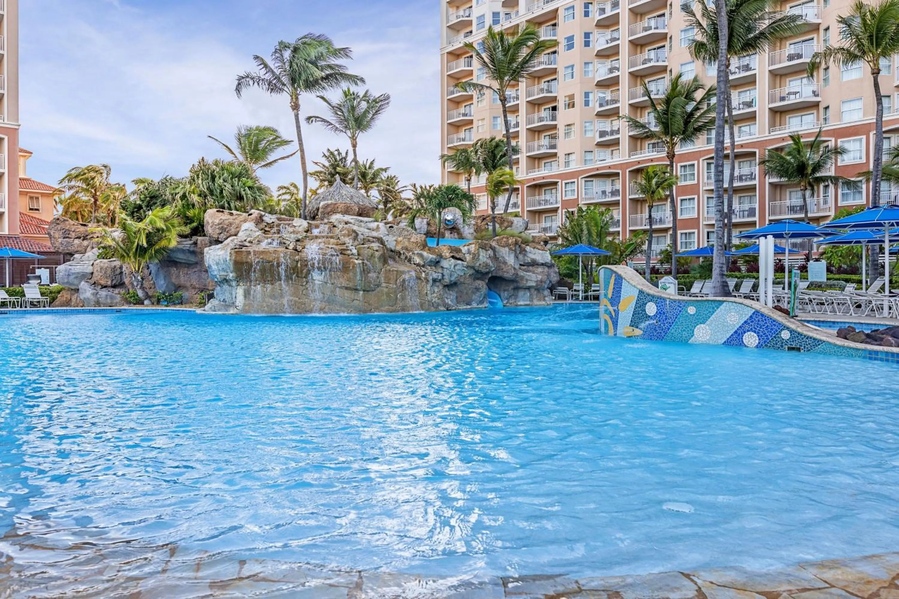 Swimming pool in Marriott's Aruba Surf Club
