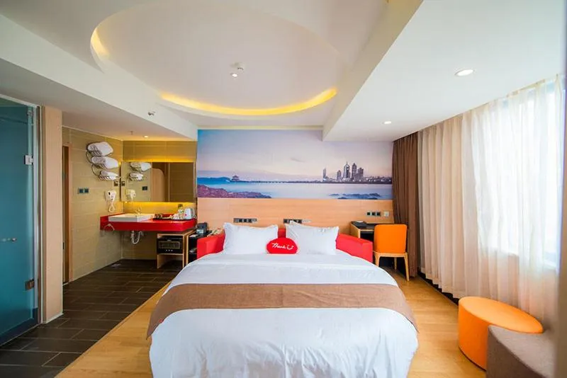 Bed in Thank Inn Plus Hotel Shandong Qingdao Development Zone Xiangjiang Road Changjiang Shopping Mall