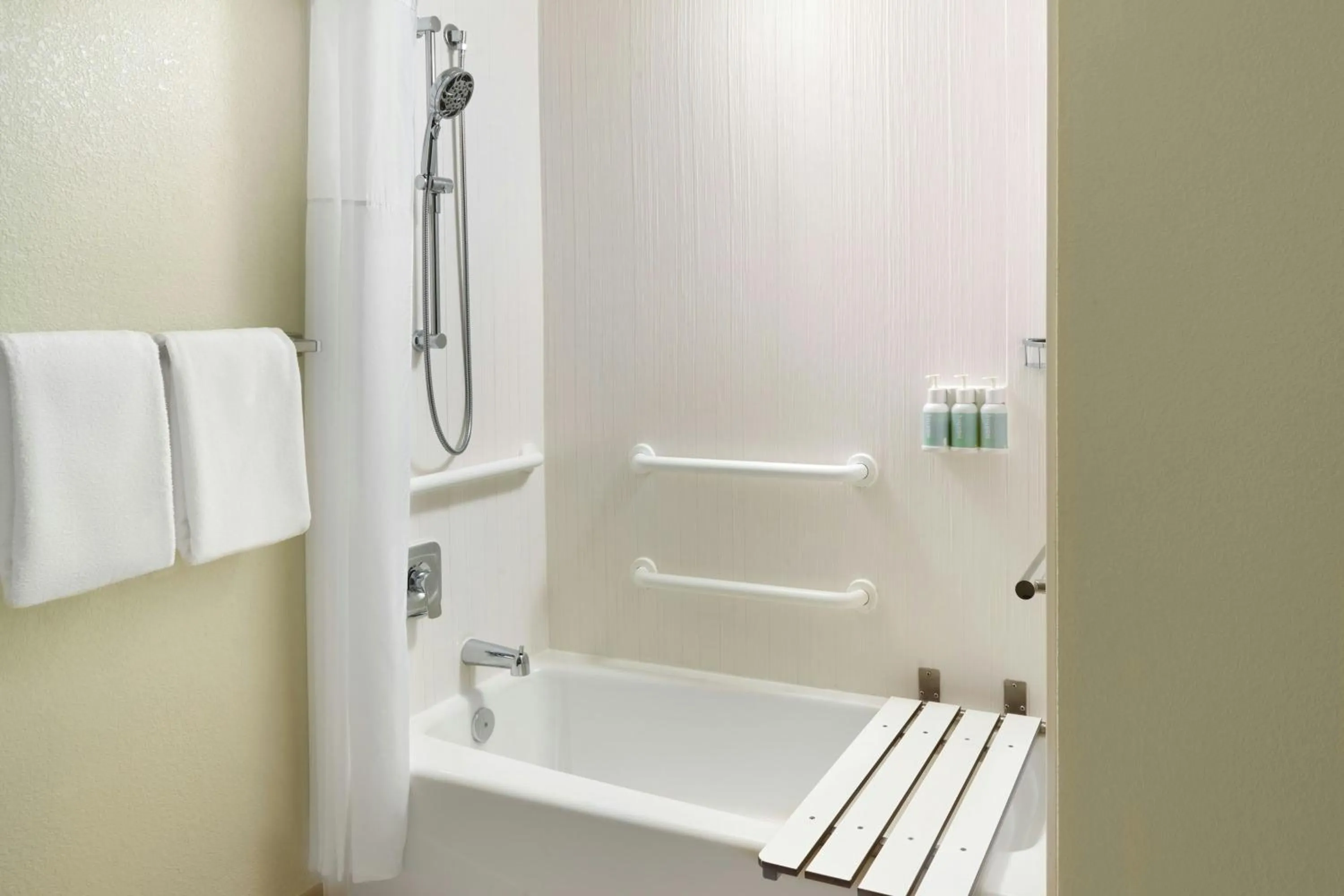 Bathroom in Courtyard Foothill Ranch Irvine East/Lake Forest