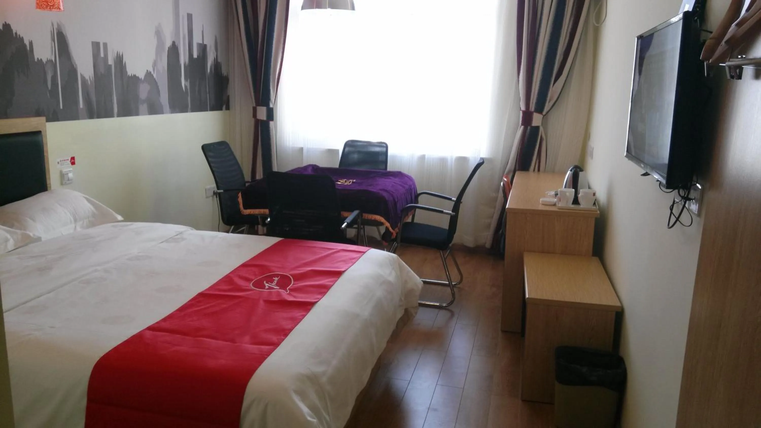 Bed in Thank Inn Chain Hotel Jiangxi Fuzhou Linchuan District Laowuhuang Palace Bus Station
