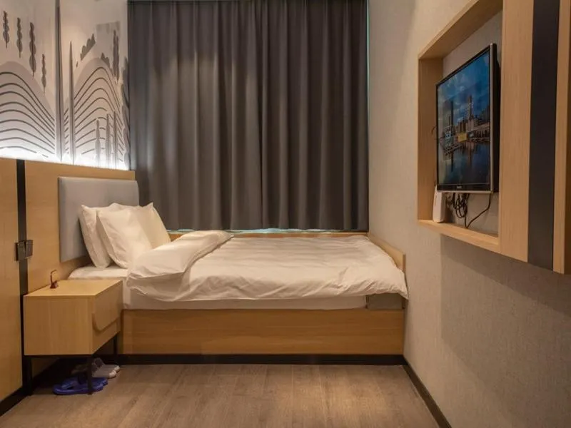 Bed in Thank Inn Chain Hotel Hunan Huaihua Hecheng District South High Speed Rail Station