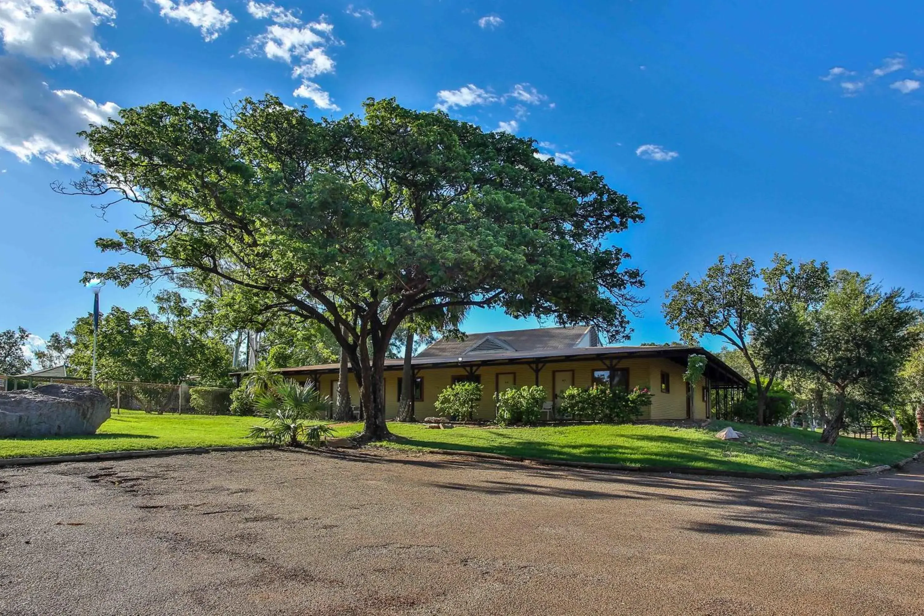 Facade/entrance in Kimberley Hotel Facade/entrance in Kimberley Hotel