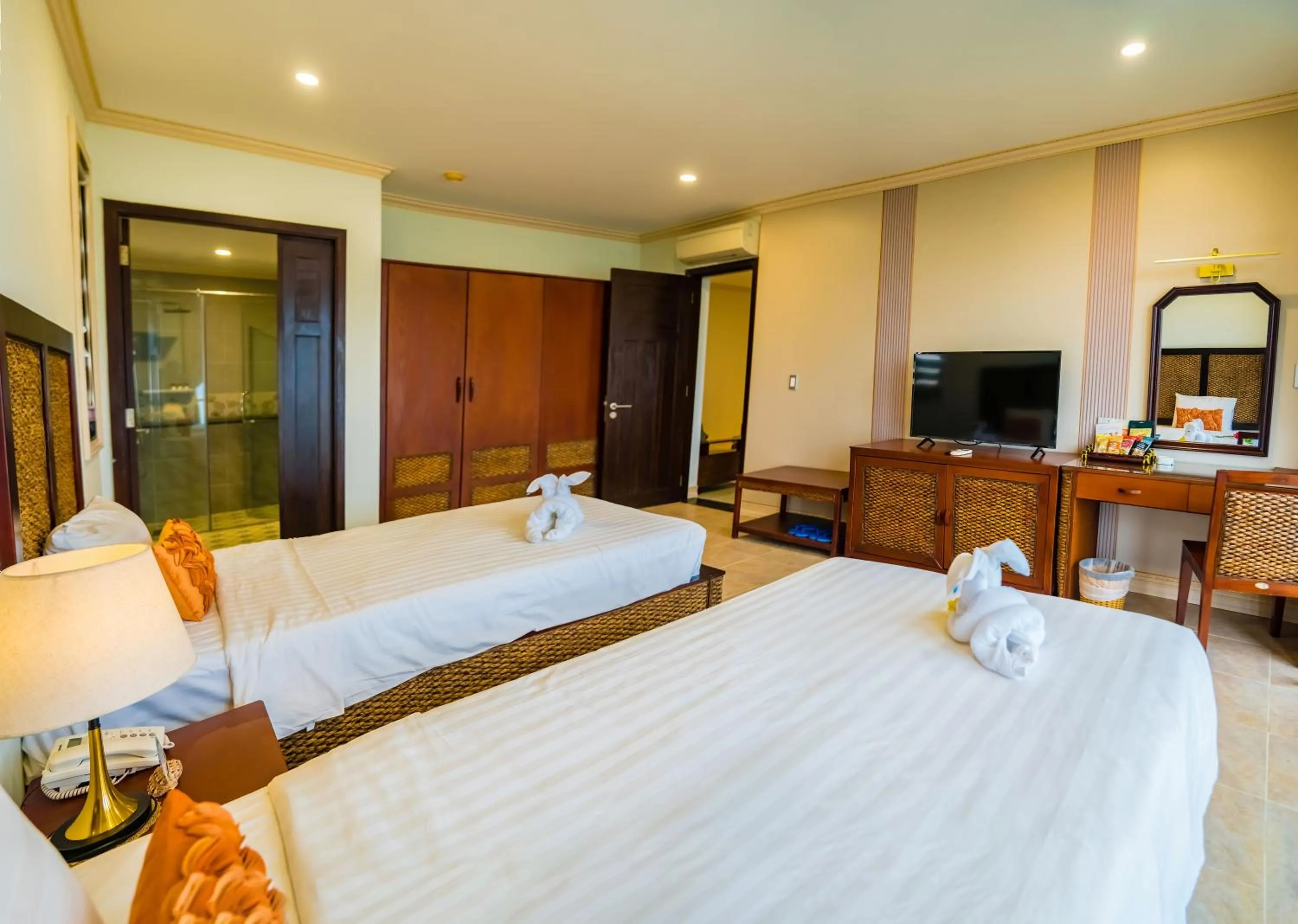 Bed in Lotus Muine Resort & Spa