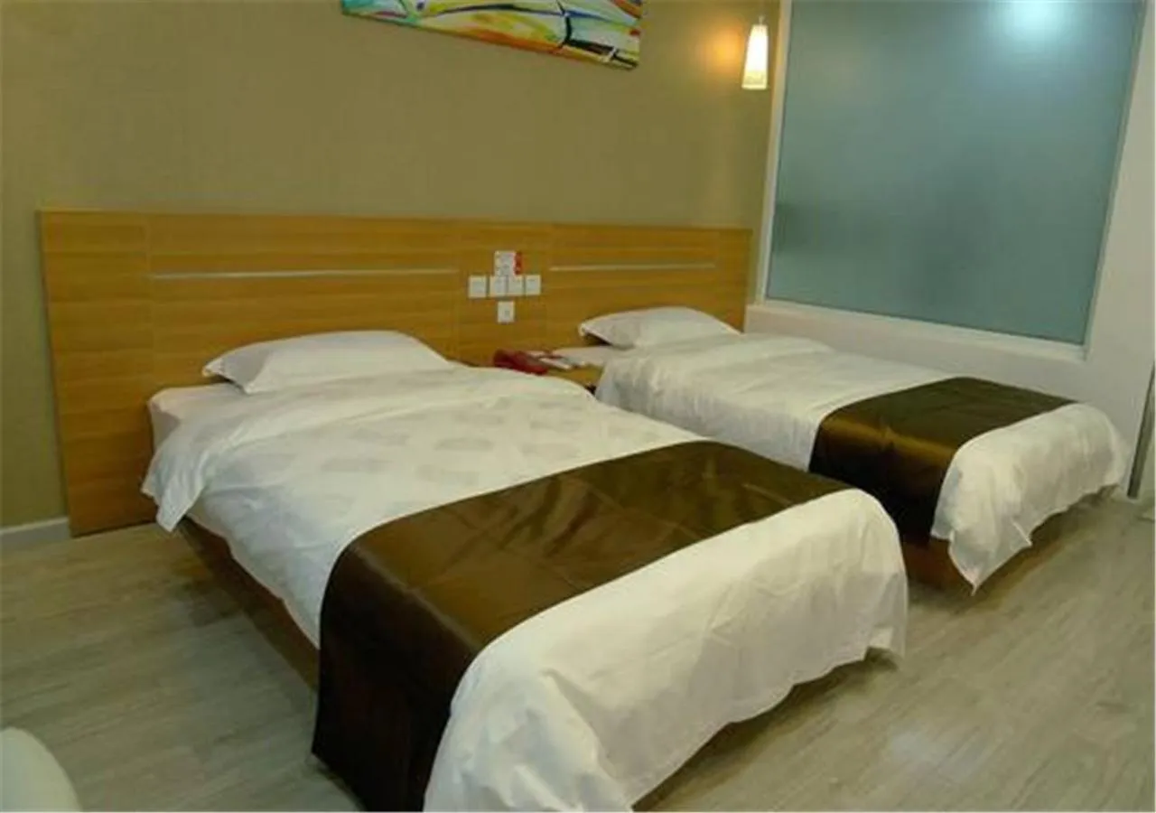 On site, Bed in Thank Inn Chain Hotel Yunnan Lijiang Old Town South Gate