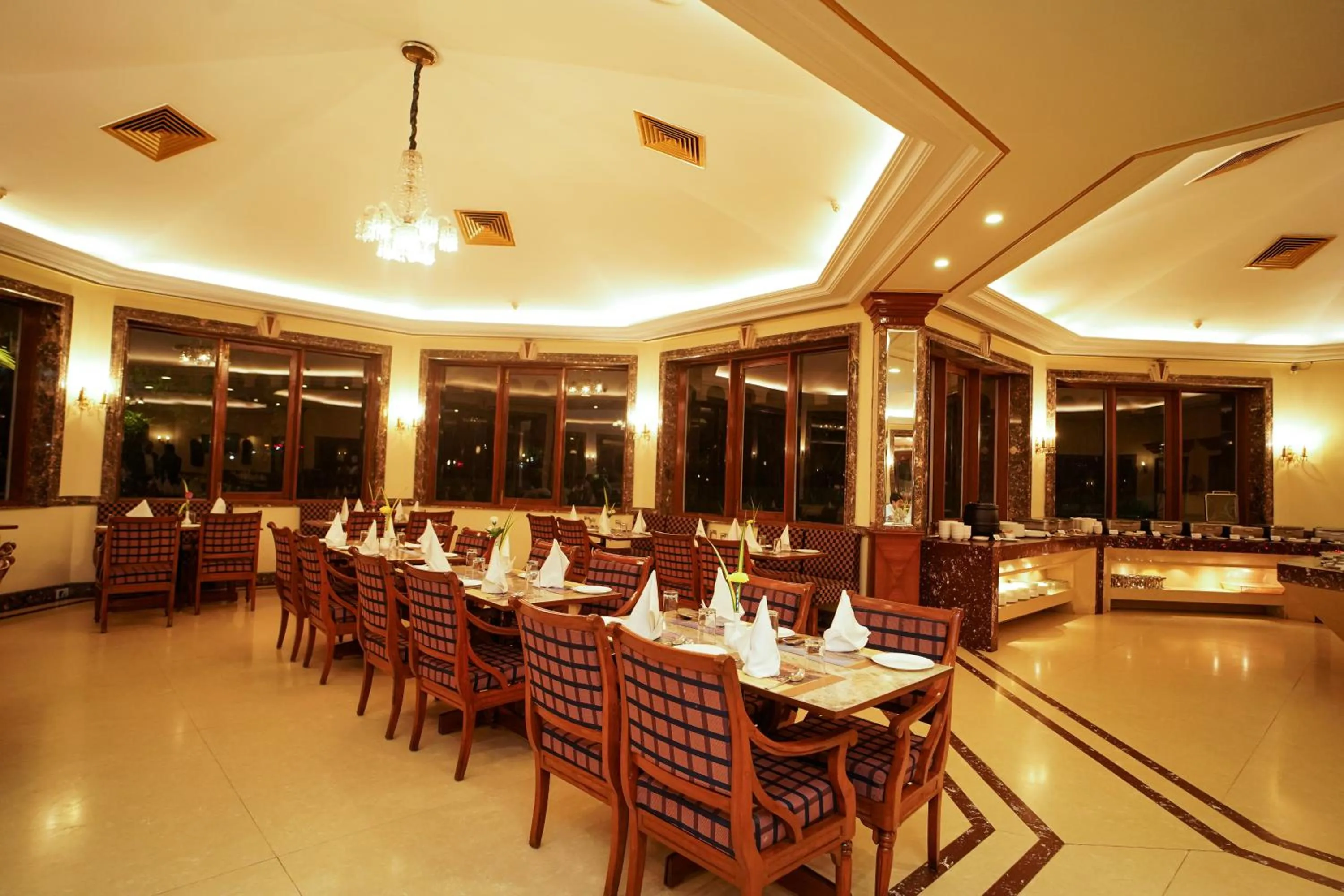 Restaurant/places to eat in Ambassador Ajanta Hotel, Aurangabad