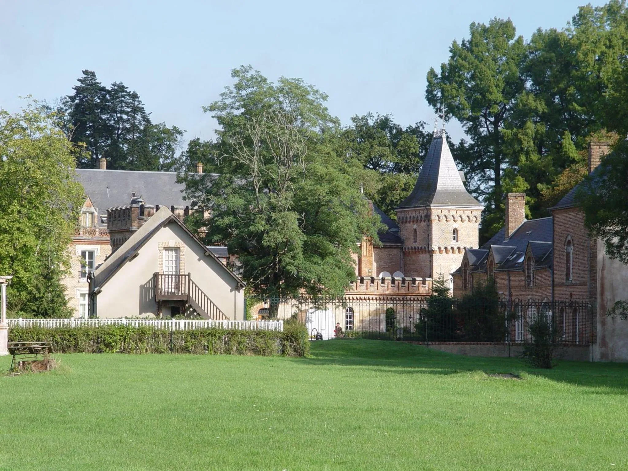 Garden view in Hostellerie Du Château Les Muids