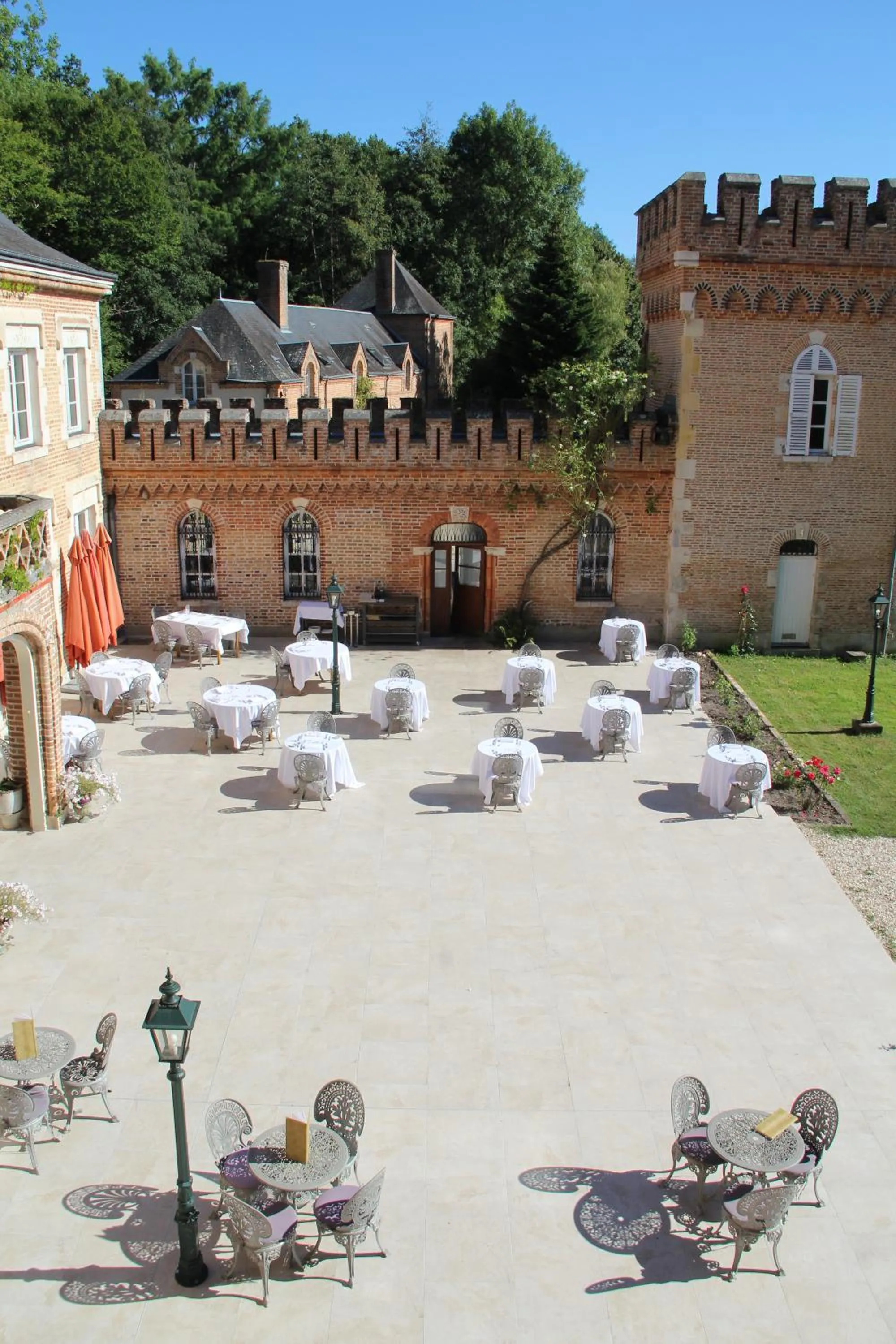 Patio in Hostellerie Du Château Les Muids