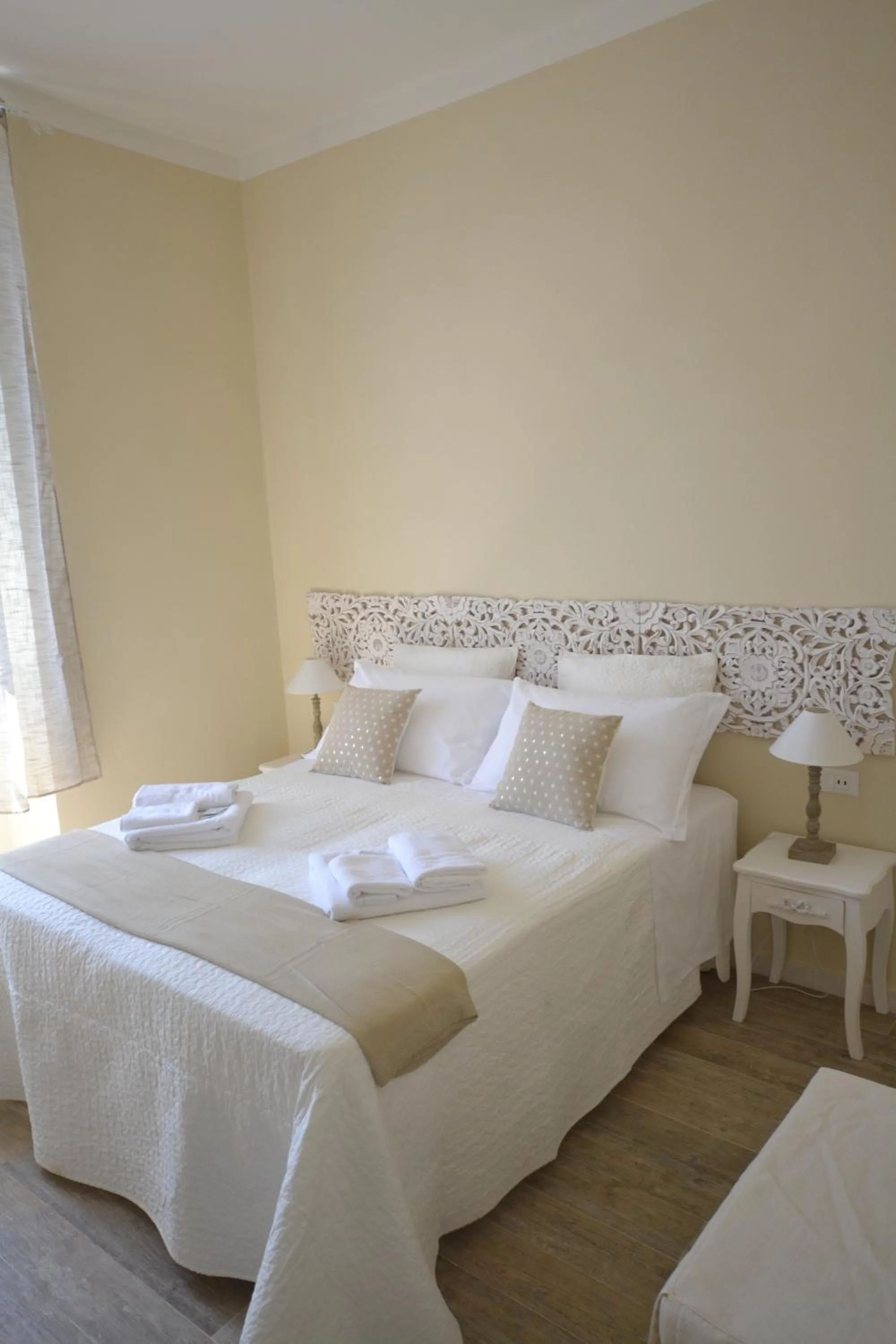 Decorative detail, Bed in Affittacamere Casa Dane'